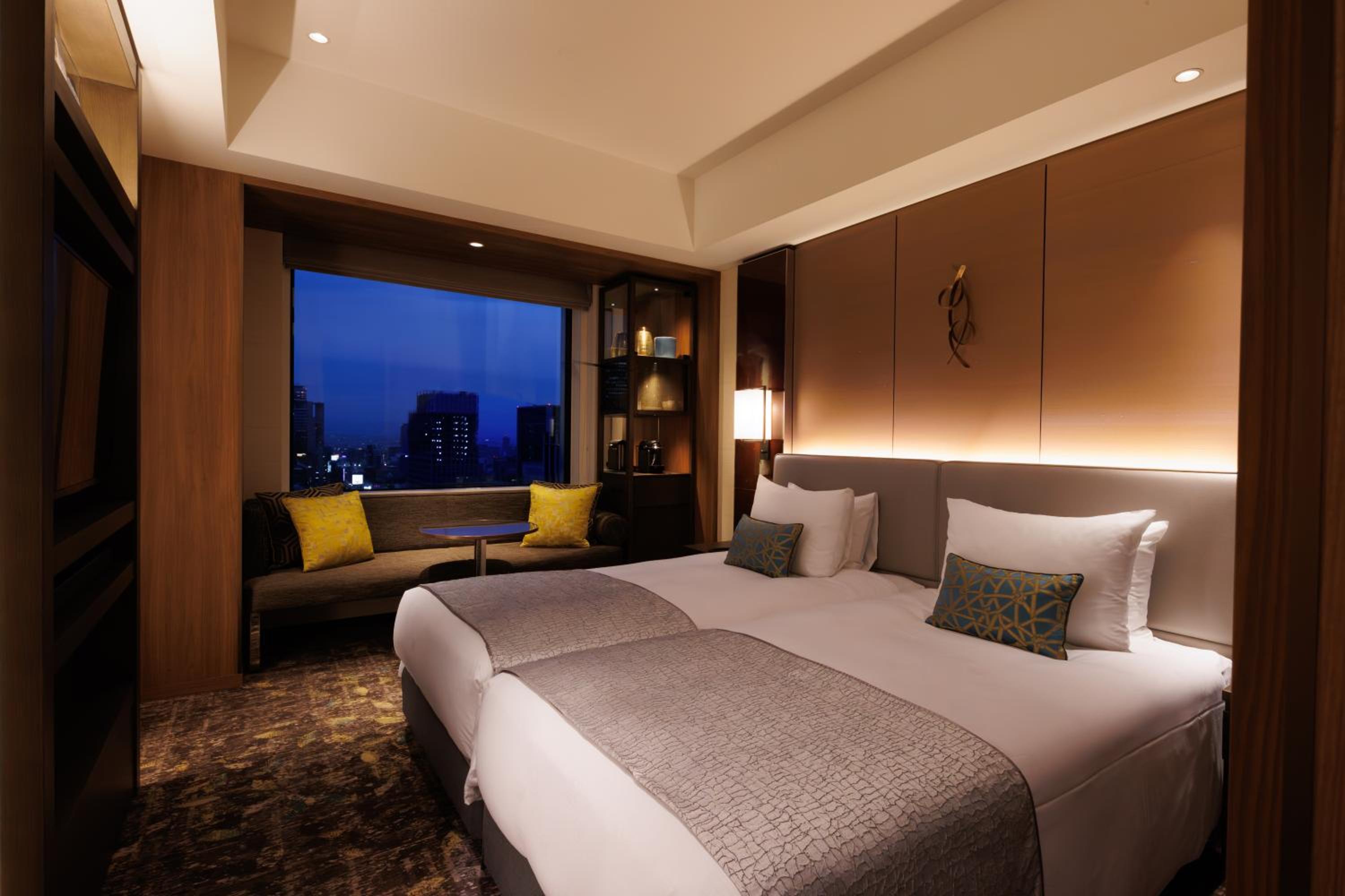 Executive Standard Twin Room with Lounge Access - Non-Smoking - Photo 1