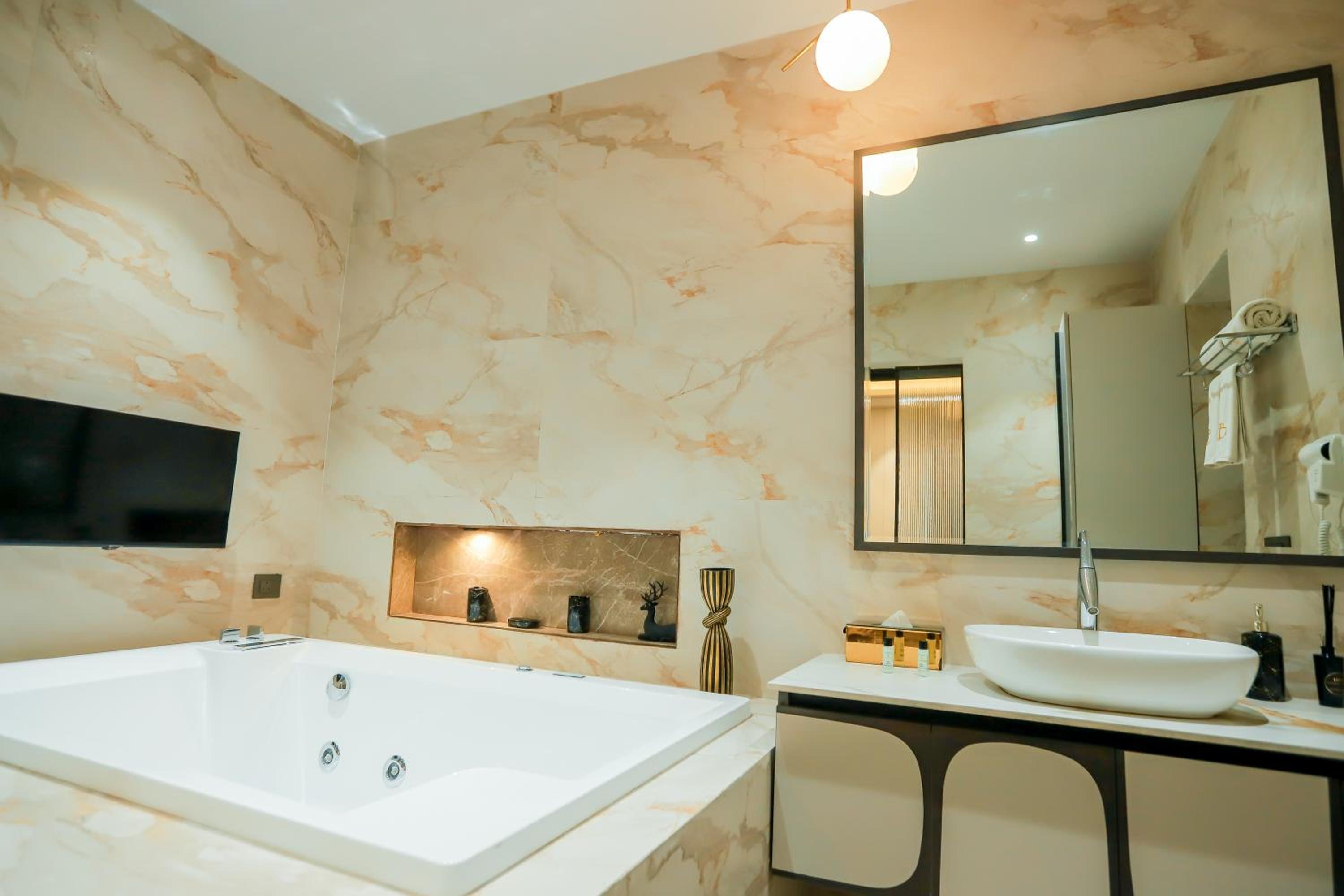 One-Bedroom Apartment with Spa Bath photo 3
