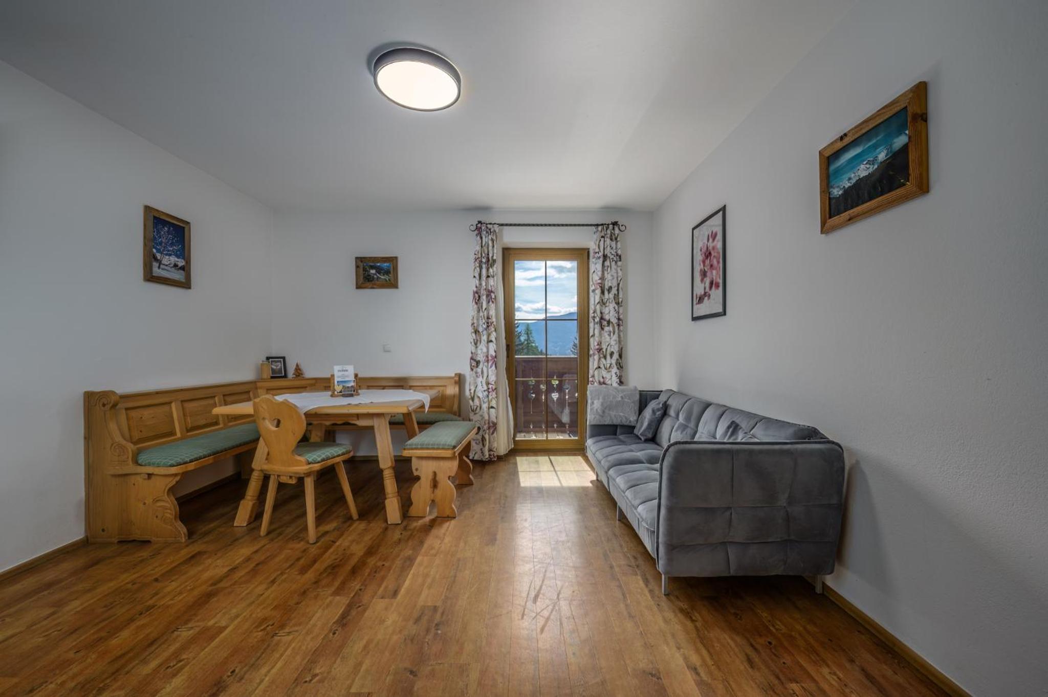 Two-Bedroom Apartment with Balcony Top 8 photo 2