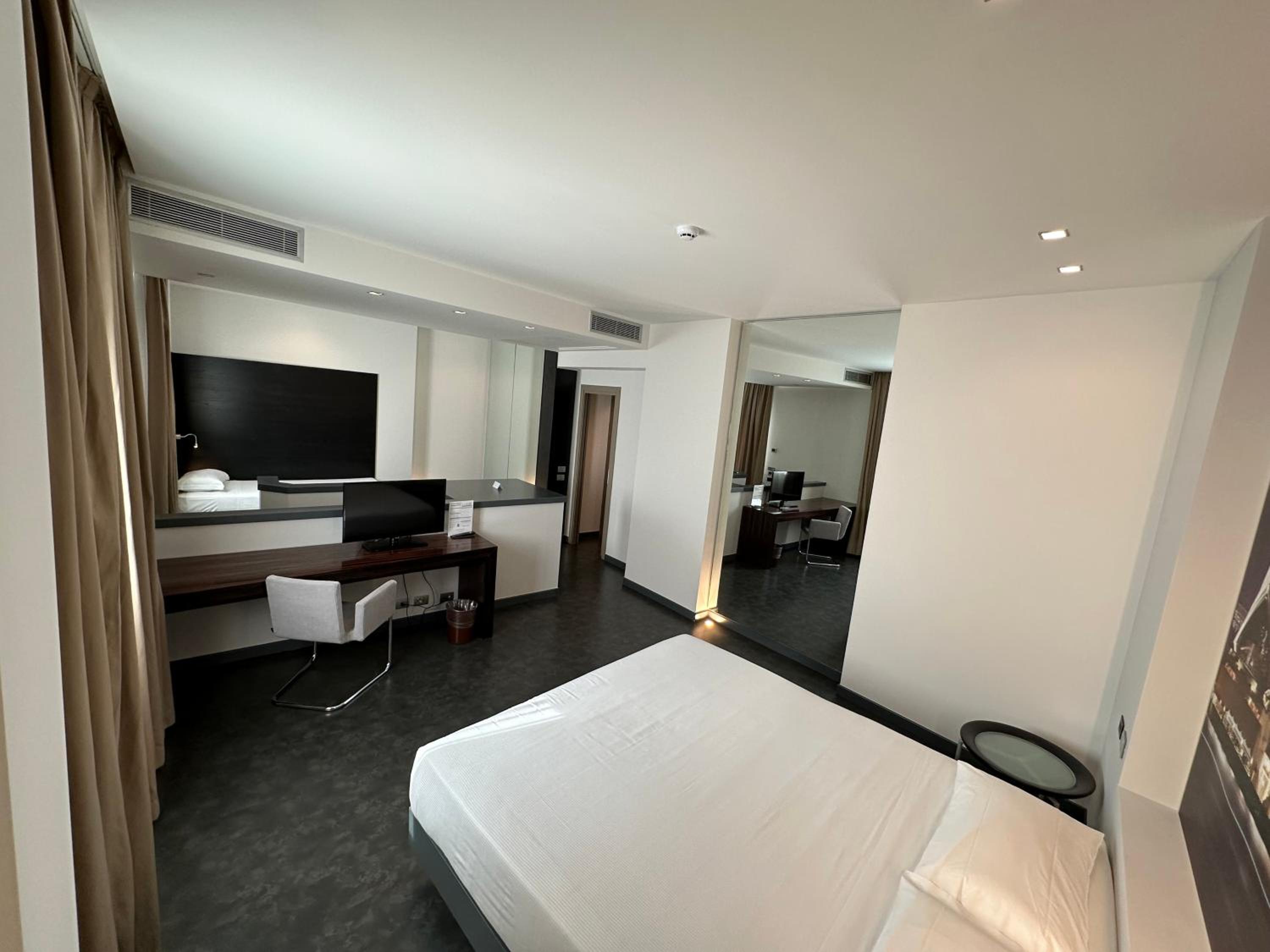 Chambre Triple avec Parking Privé Couvert