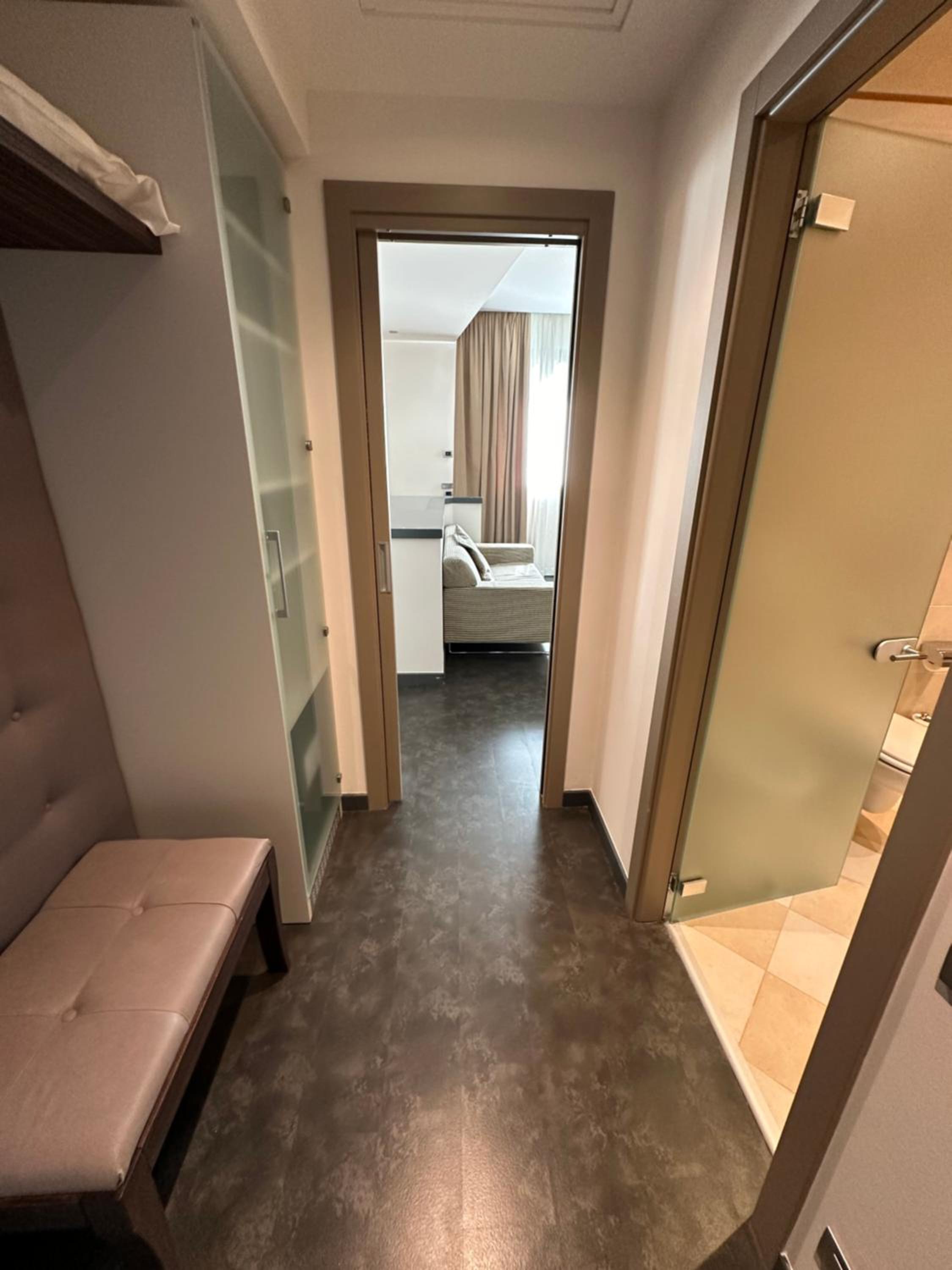 Triple Room with Covered Private Parking photo 2