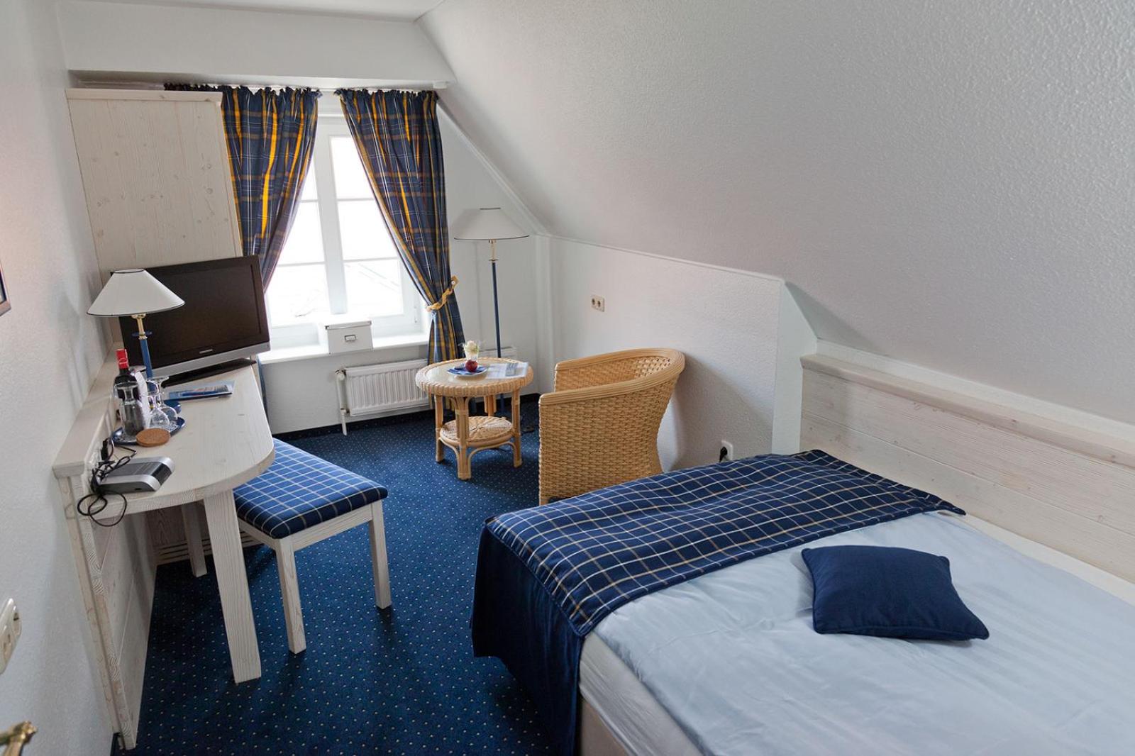 Large Single Room