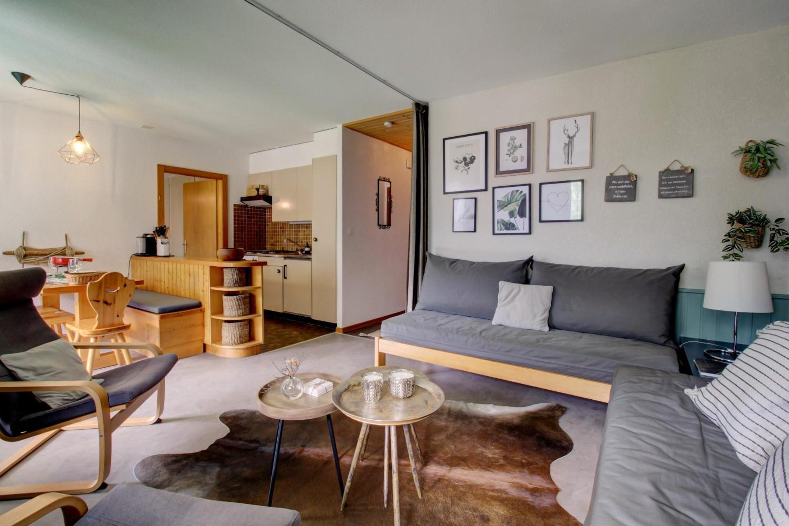 Apartment with Mountain View photo 2