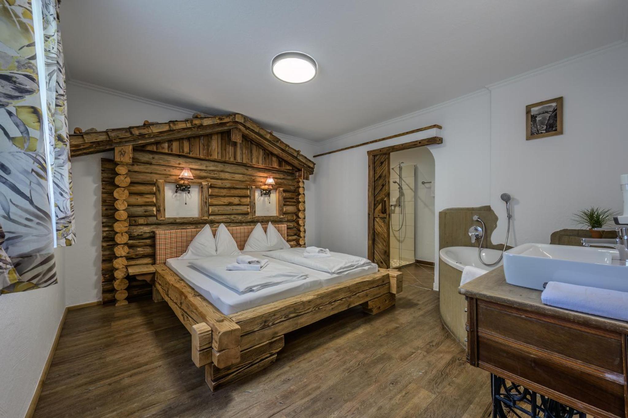 One-Bedroom Apartment Top 7 - with balcony