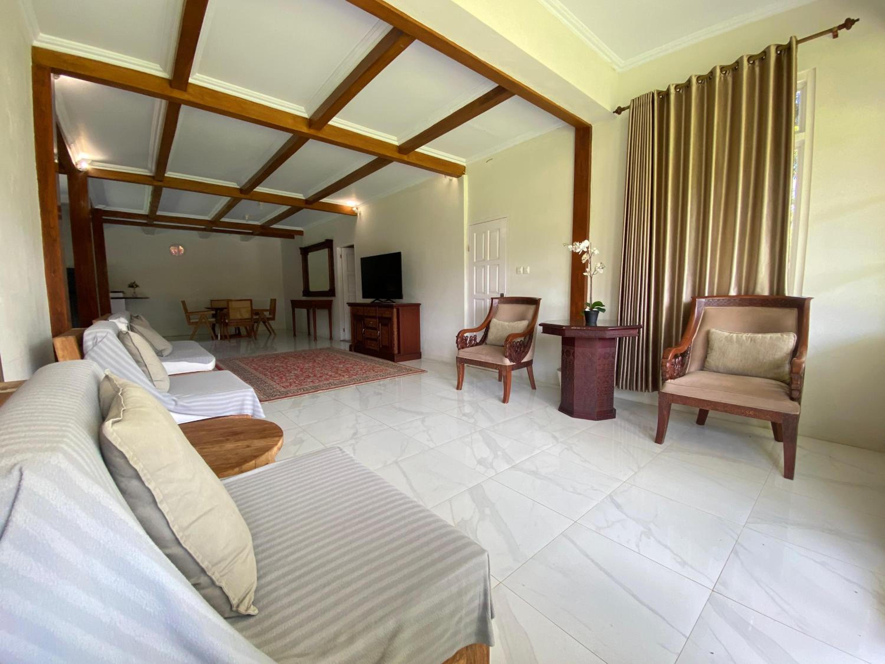 Villa photo 1
