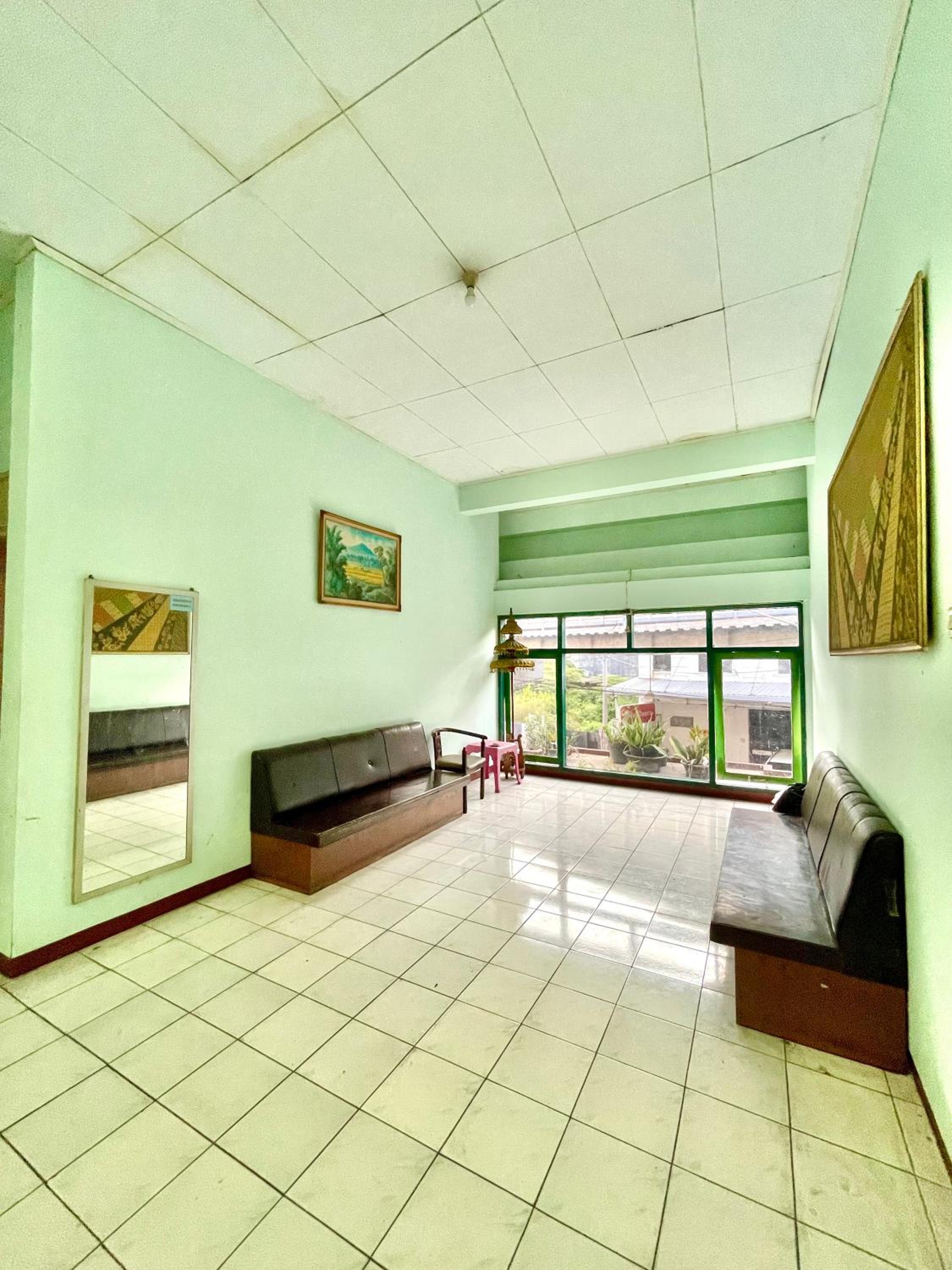 Family Room photo 3