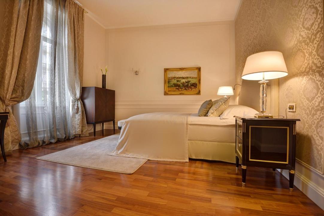 Deluxe Double Room - Photo 4