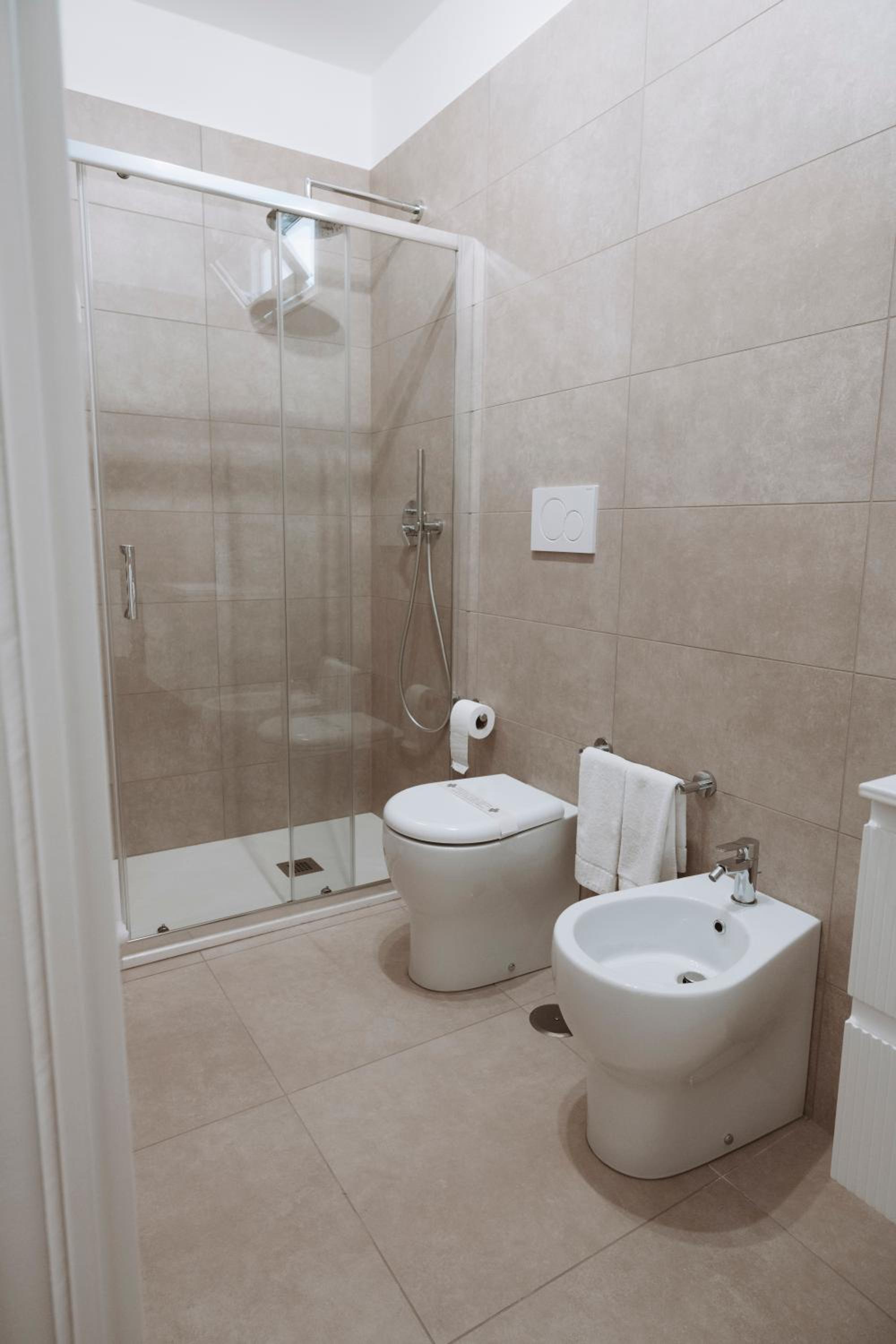 Apartment - Photo 2