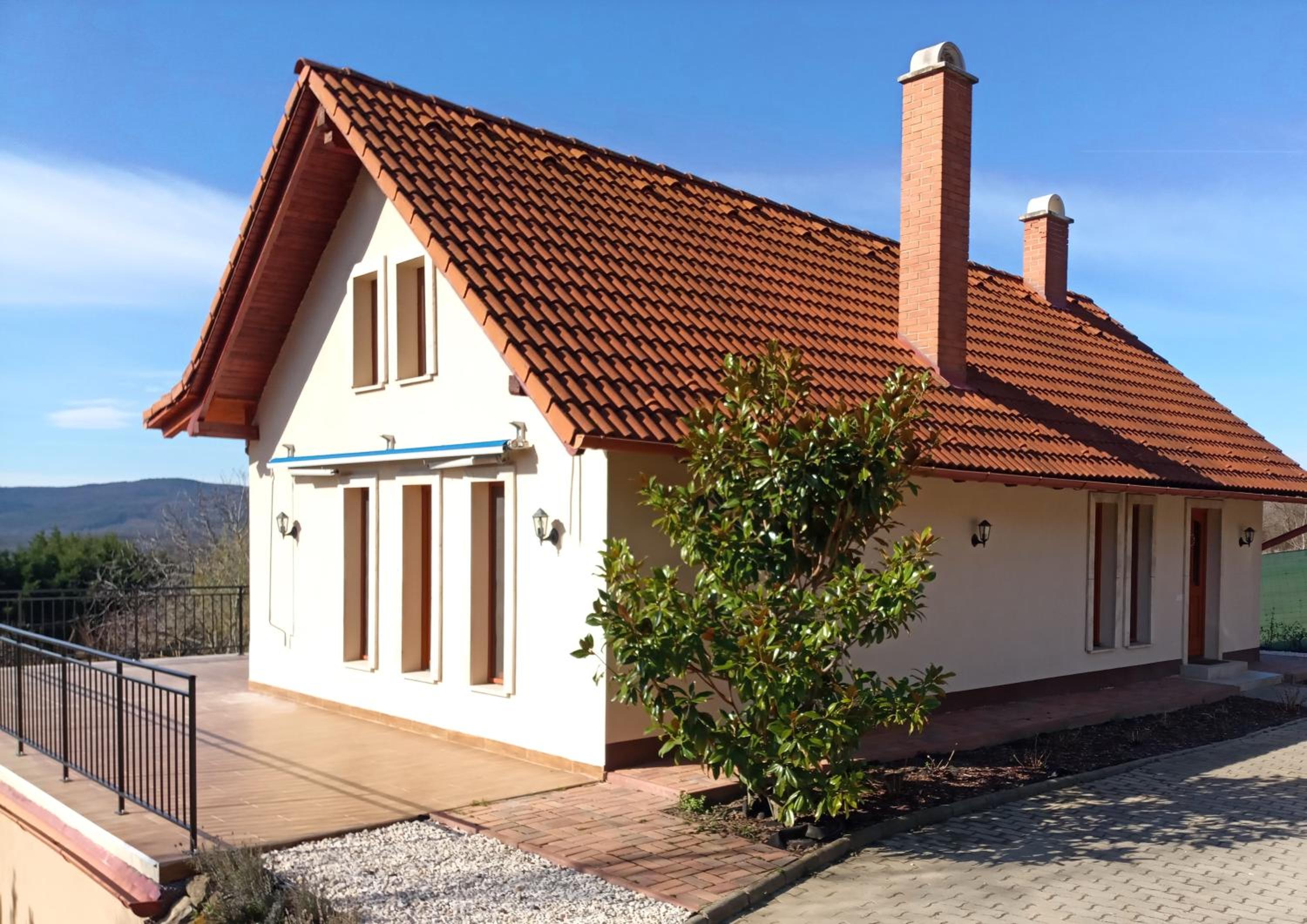 Four-Bedroom House photo 3