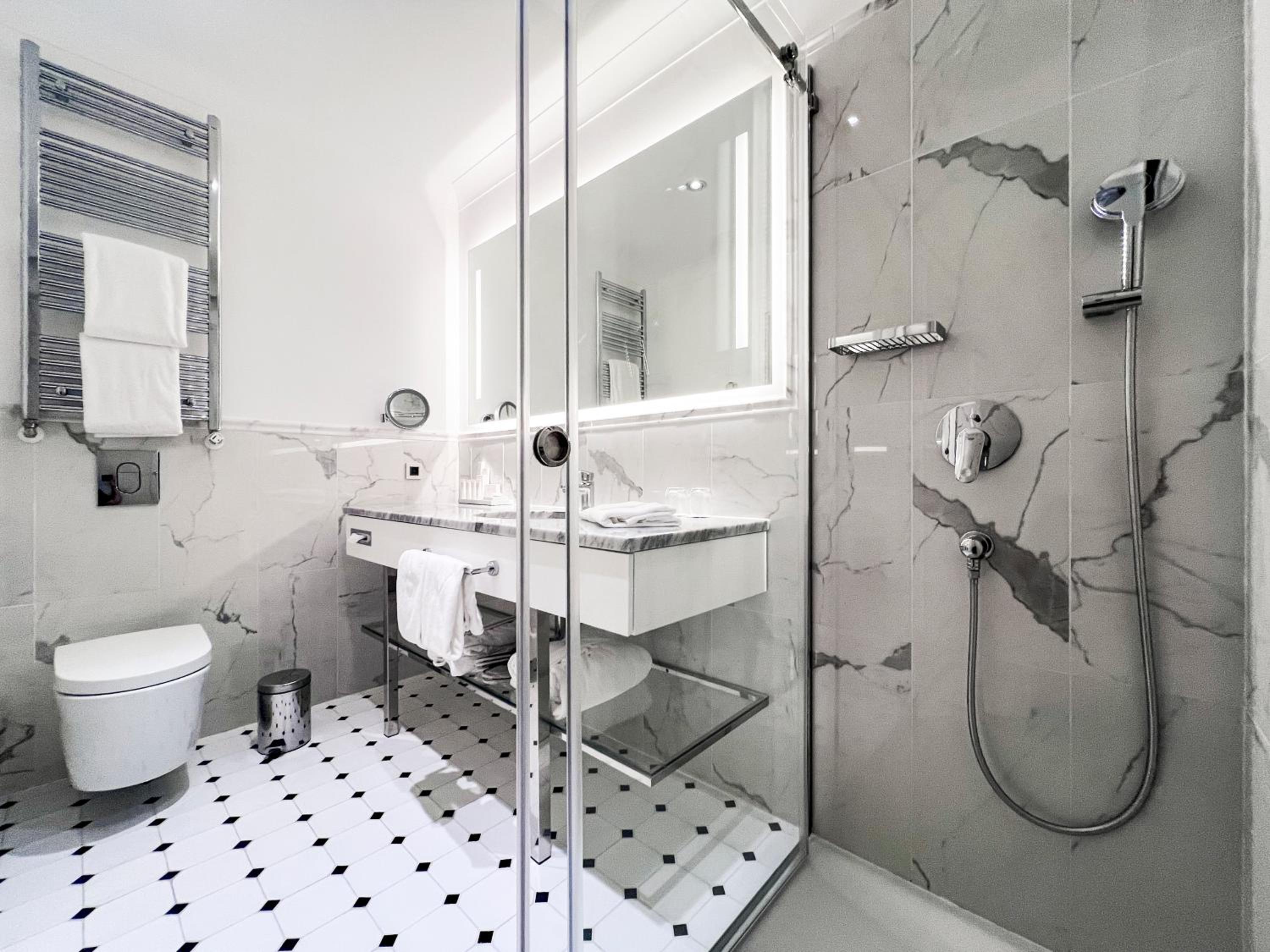 Superior Double or Twin Room with Sea View - Photo 3