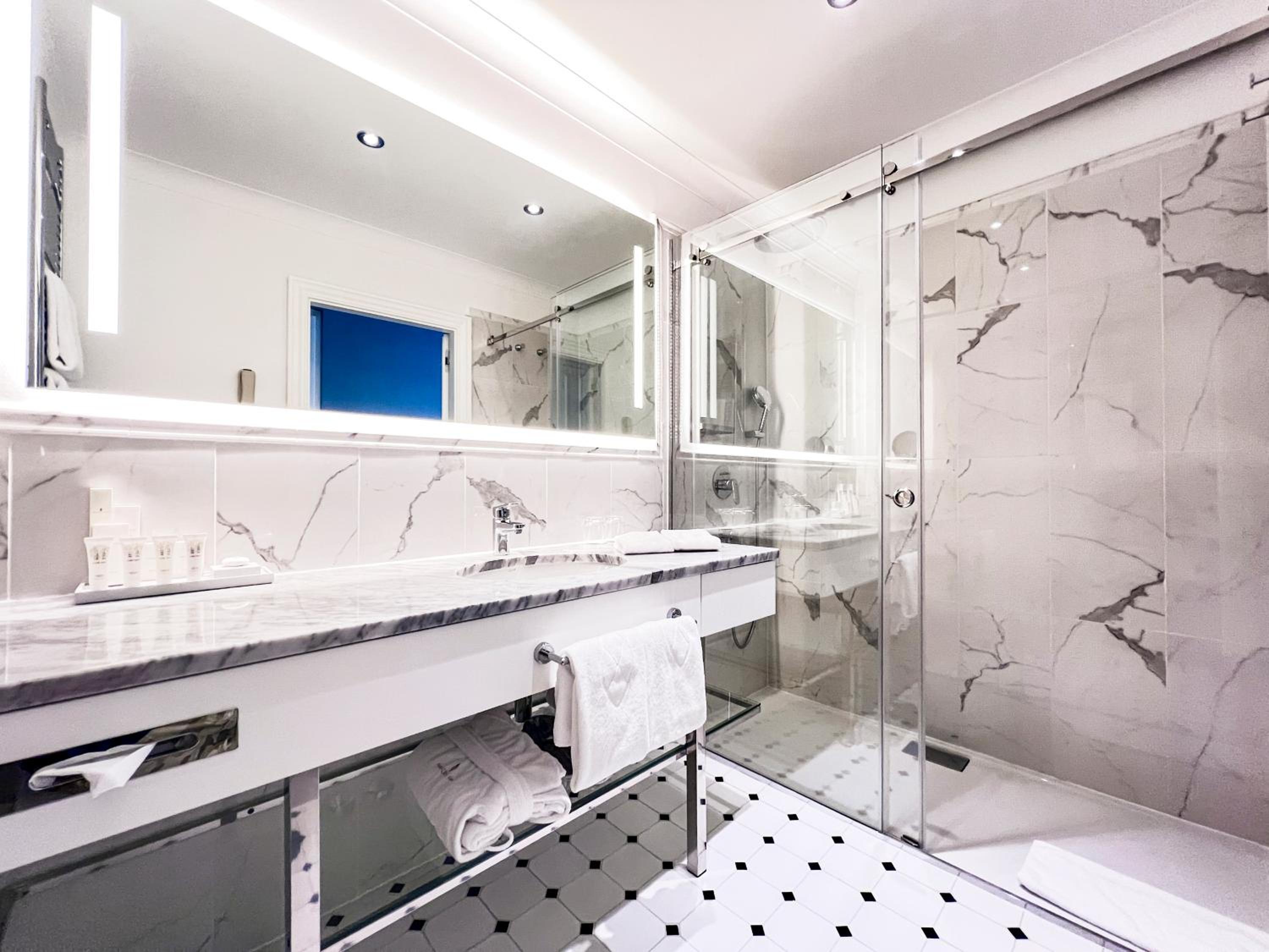 Superior Double or Twin Room - Photo 3
