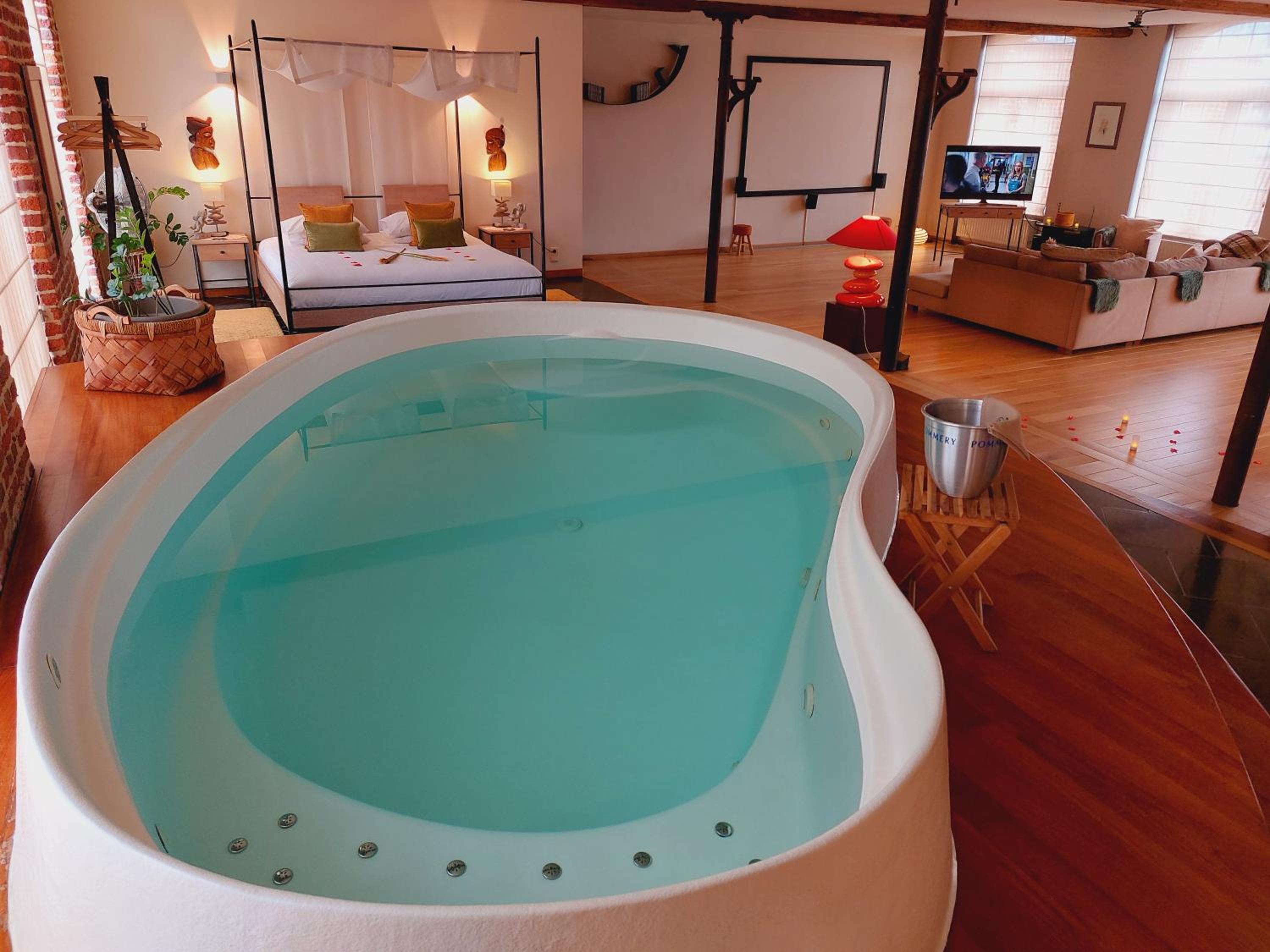 King Room with Spa Bath
