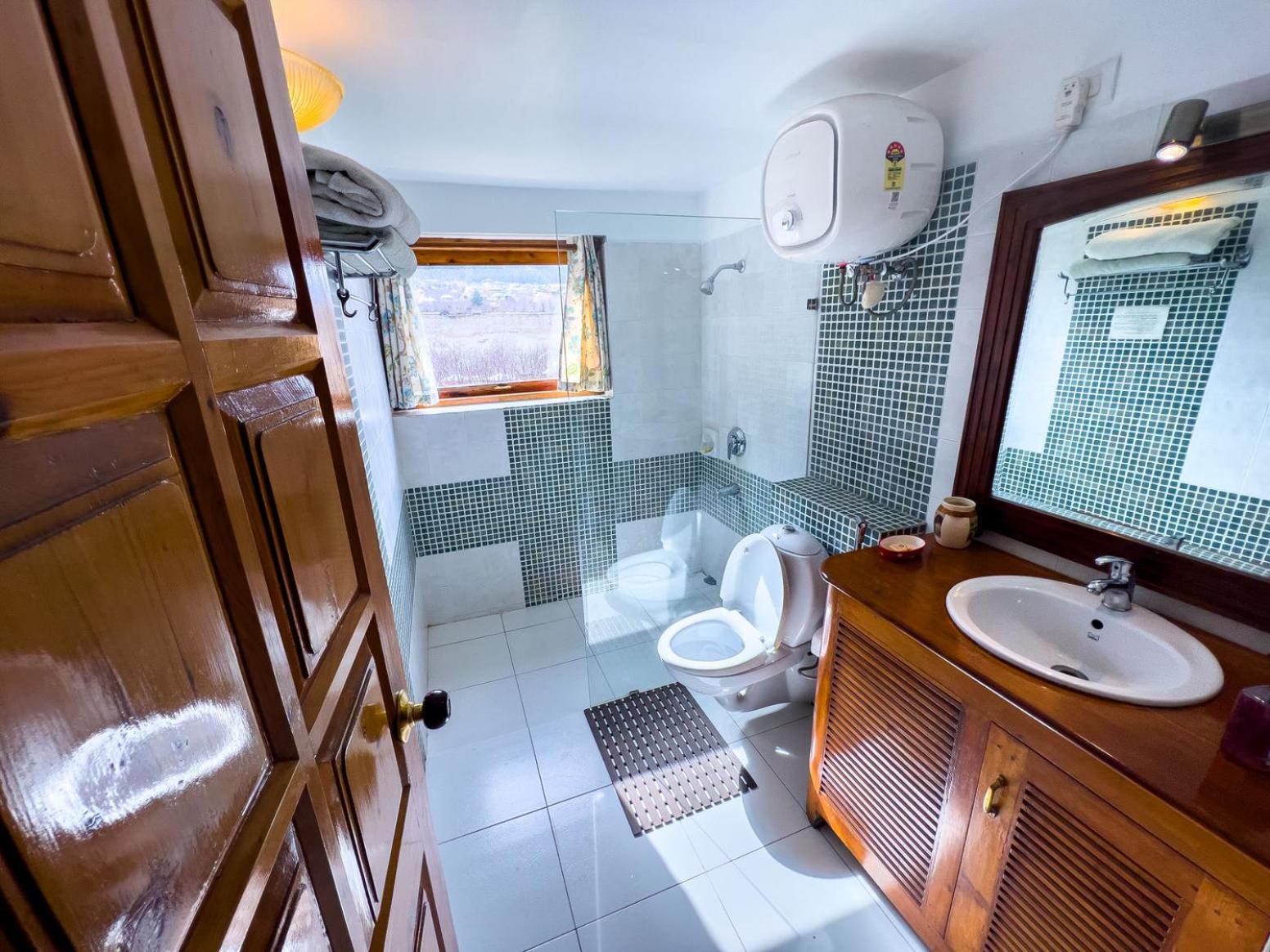 Standard Double Room - Photo 2