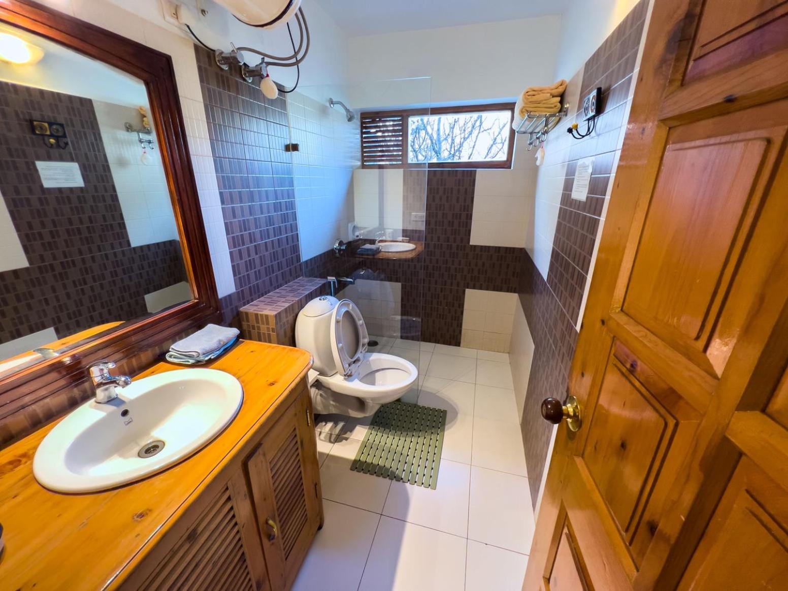Large Double Room - Photo 2