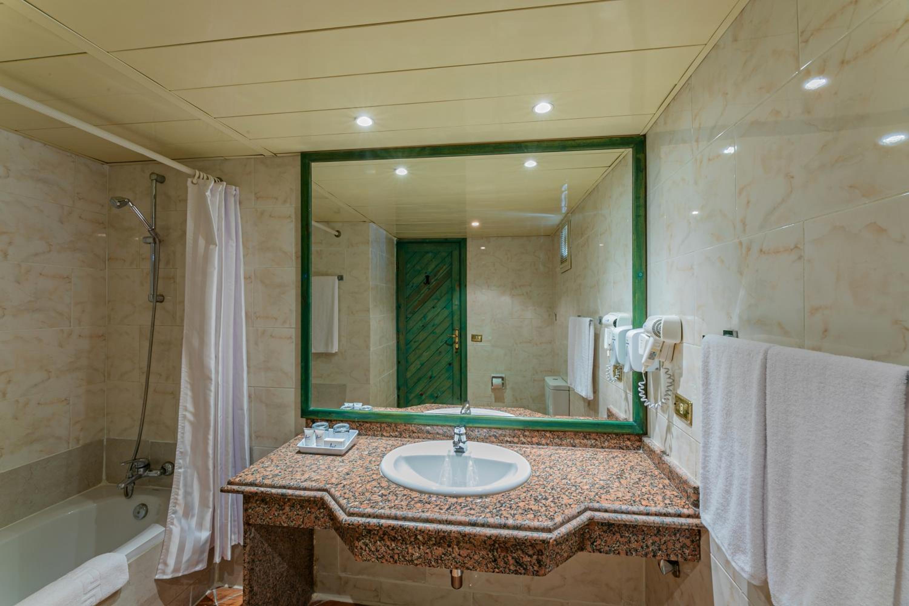 Azur Lagoon Room photo 2