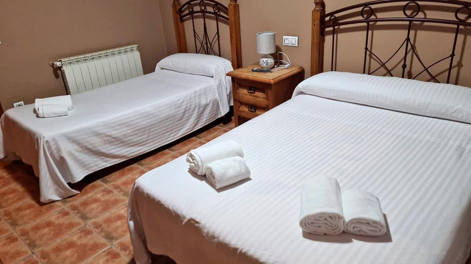 Double Room - Photo 4