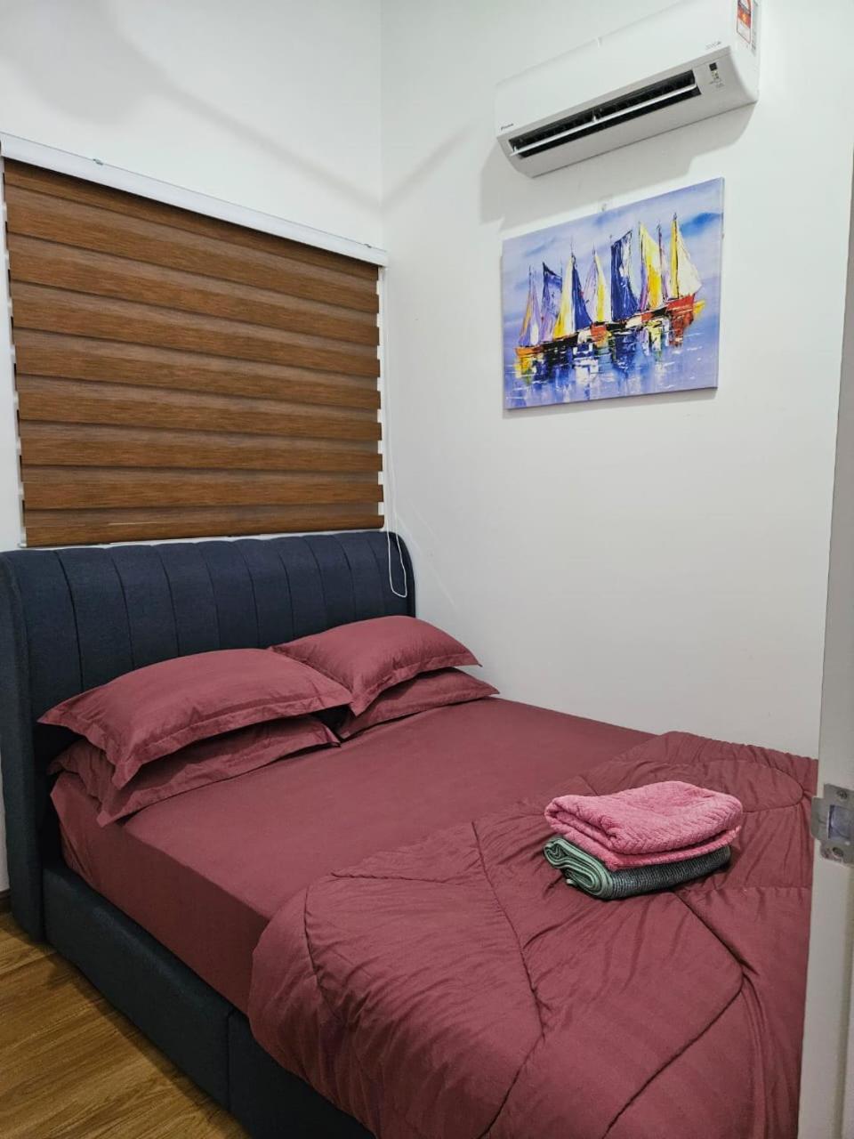 Four-Bedroom House photo 2