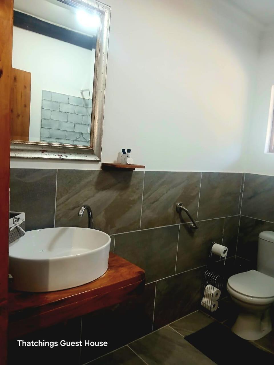 Deluxe King Suite photo 3