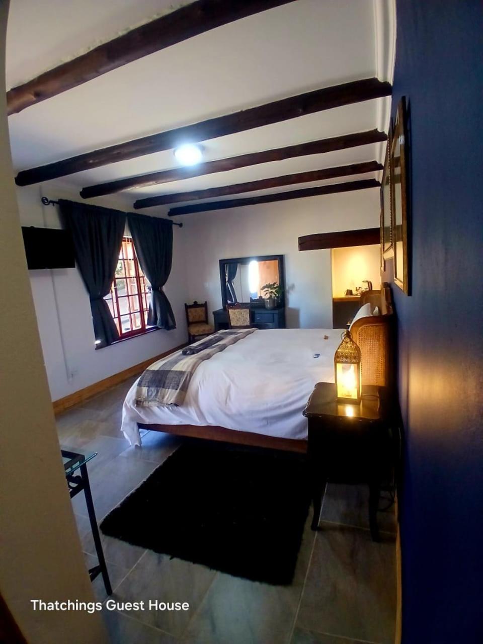 Deluxe King Suite photo 3