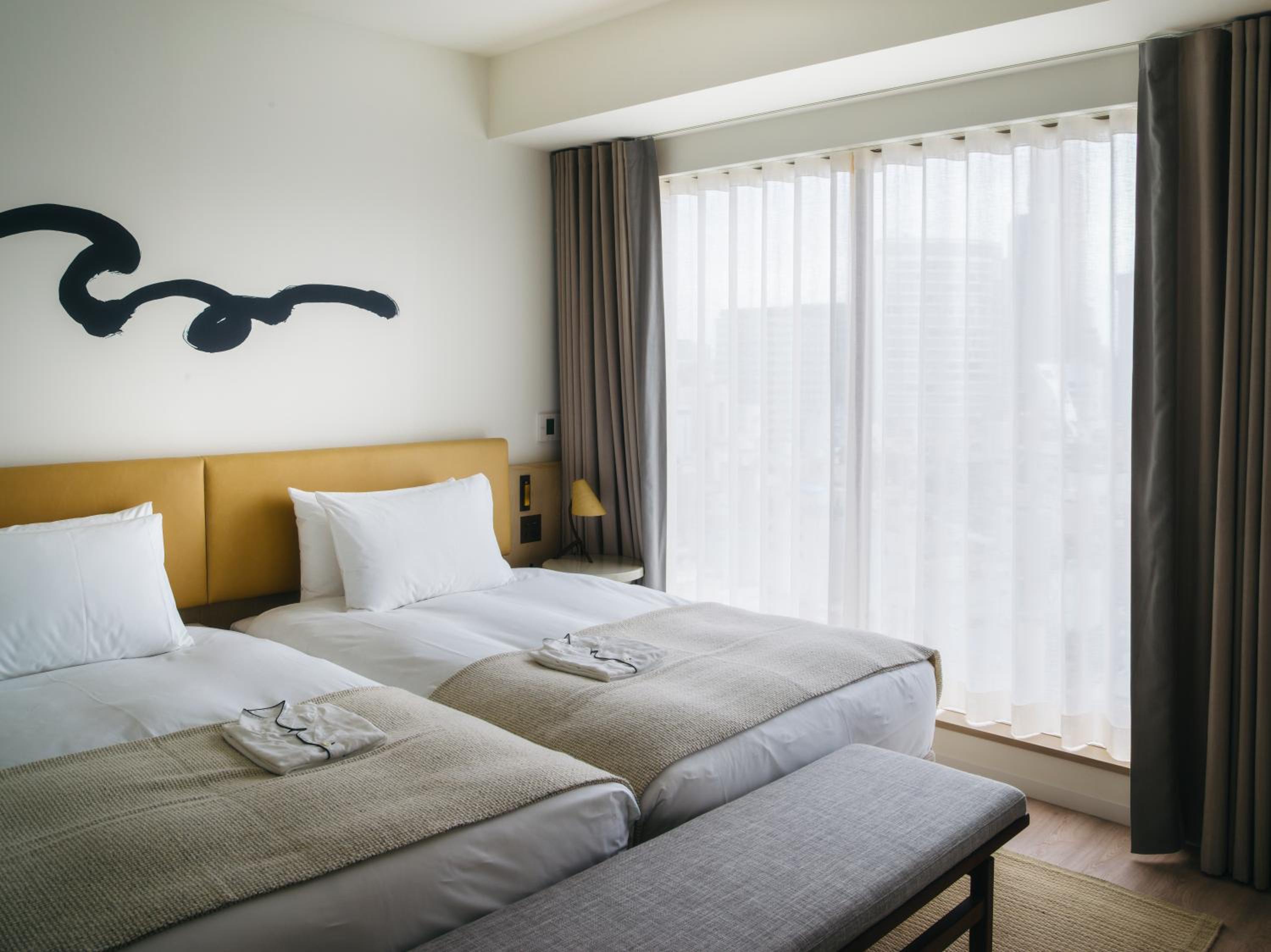 Two-Bedroom Suite thumbnail 6
