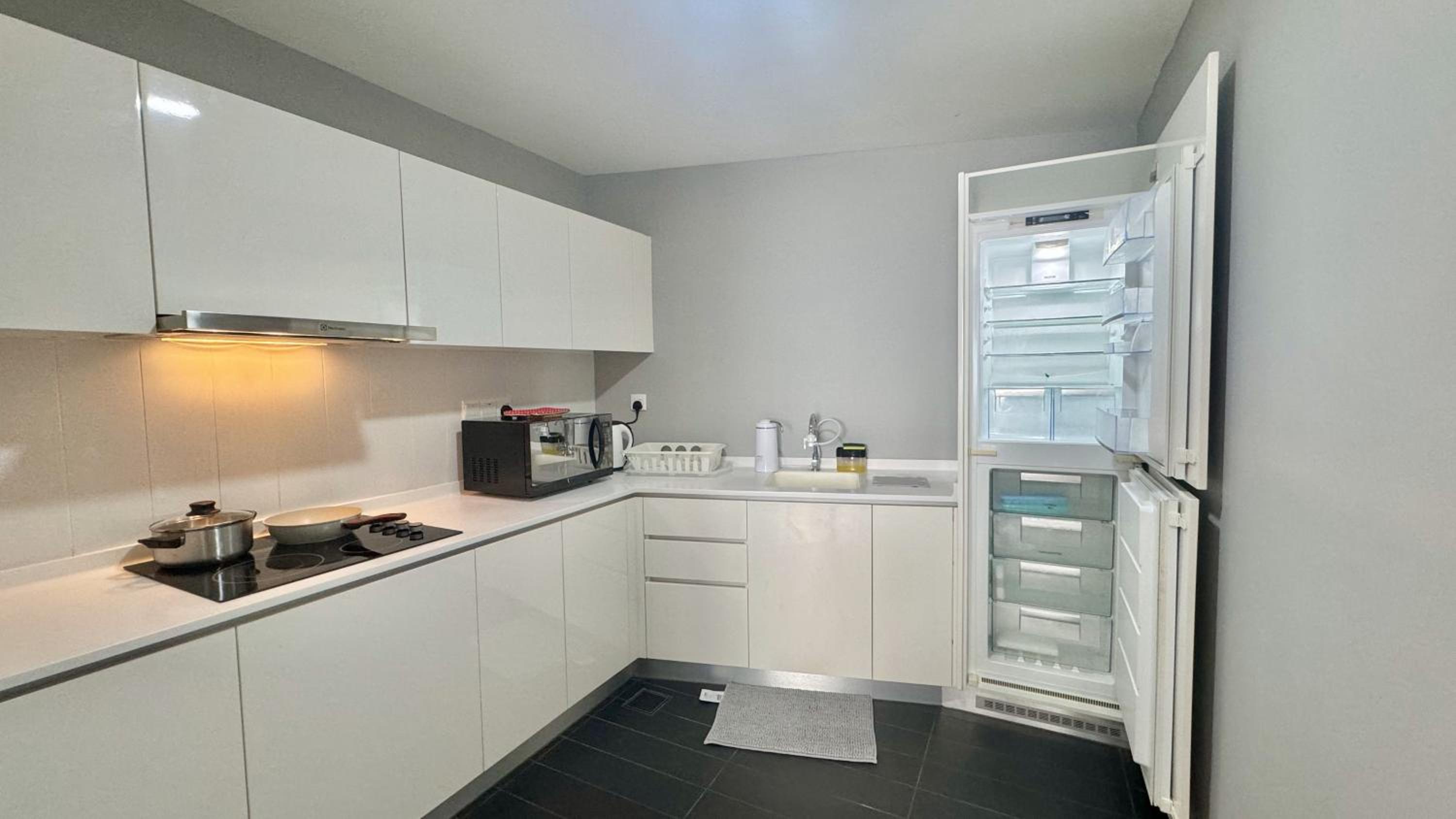 One-Bedroom Apartment - Photo 32