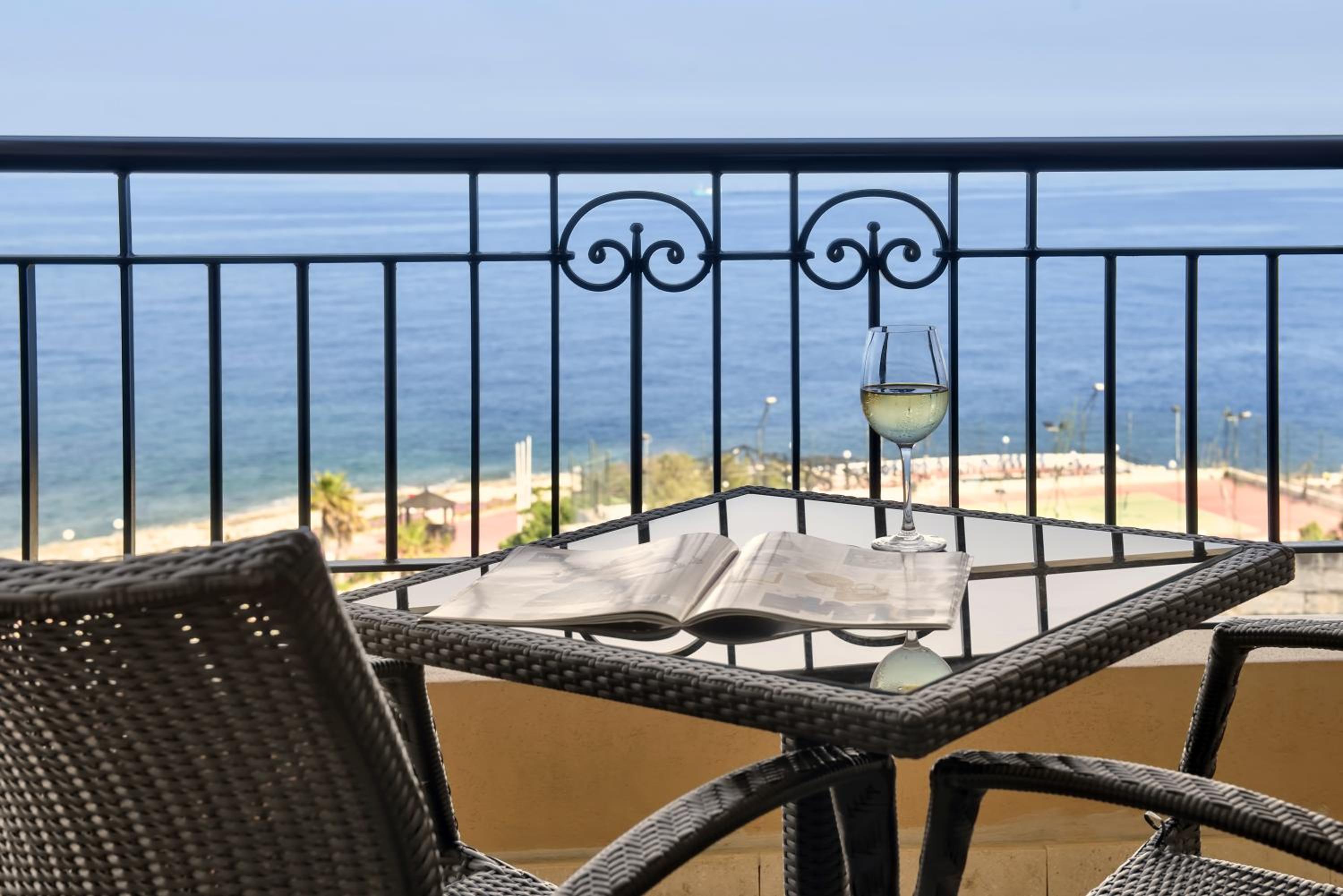 Deluxe Twin Room with Sea View