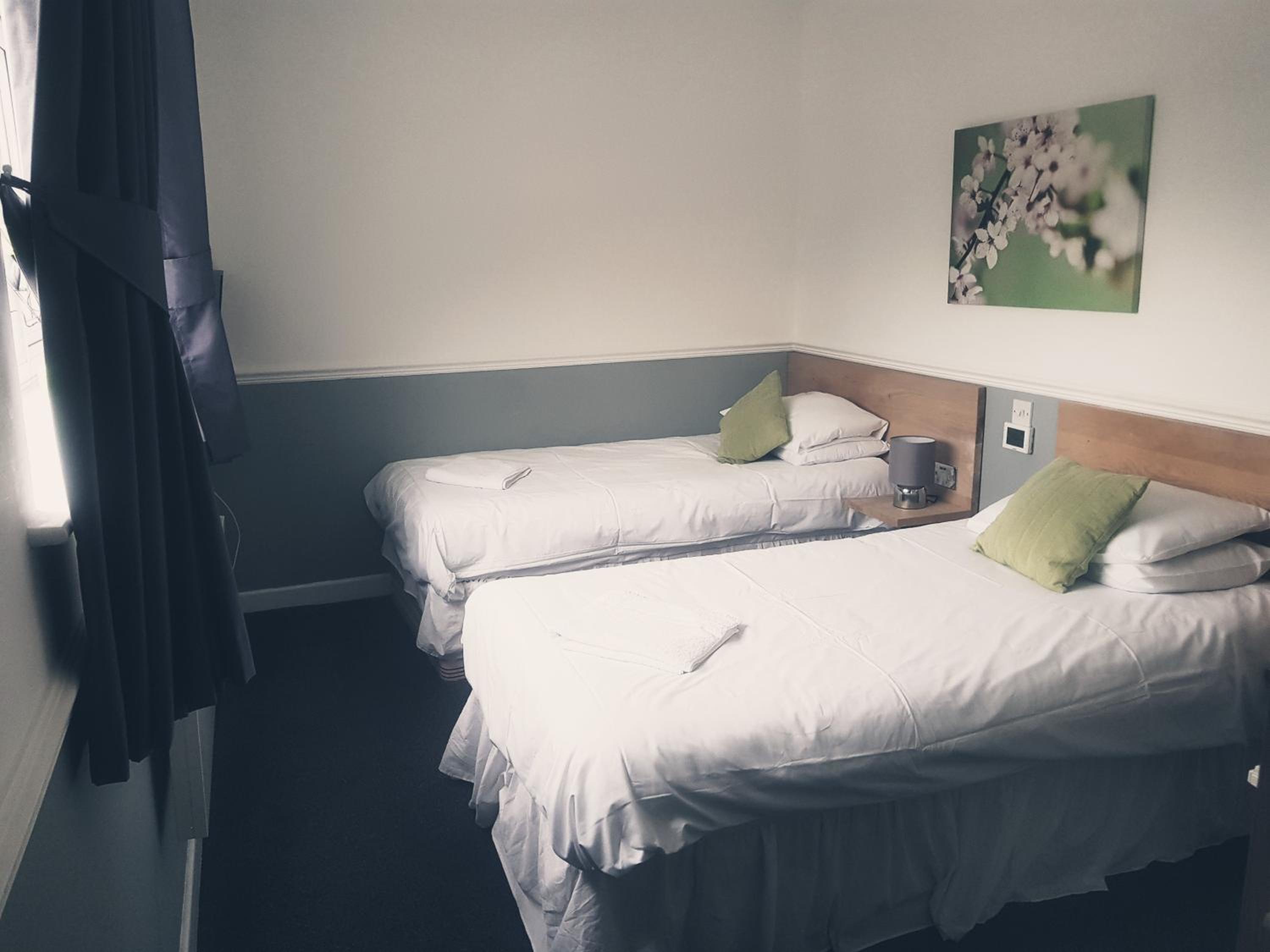 Twin Room - Photo 1
