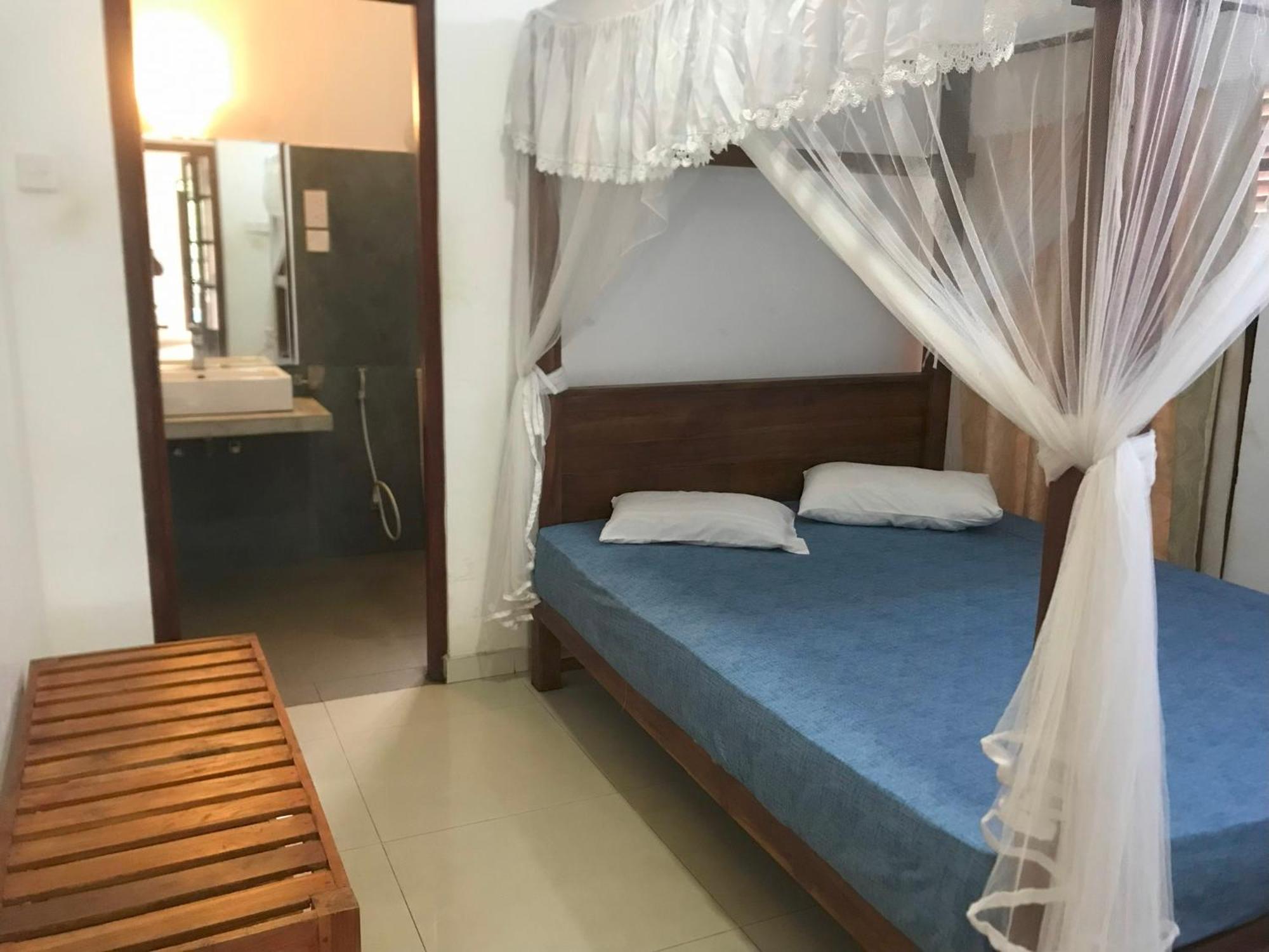Budget Double Room photo 3