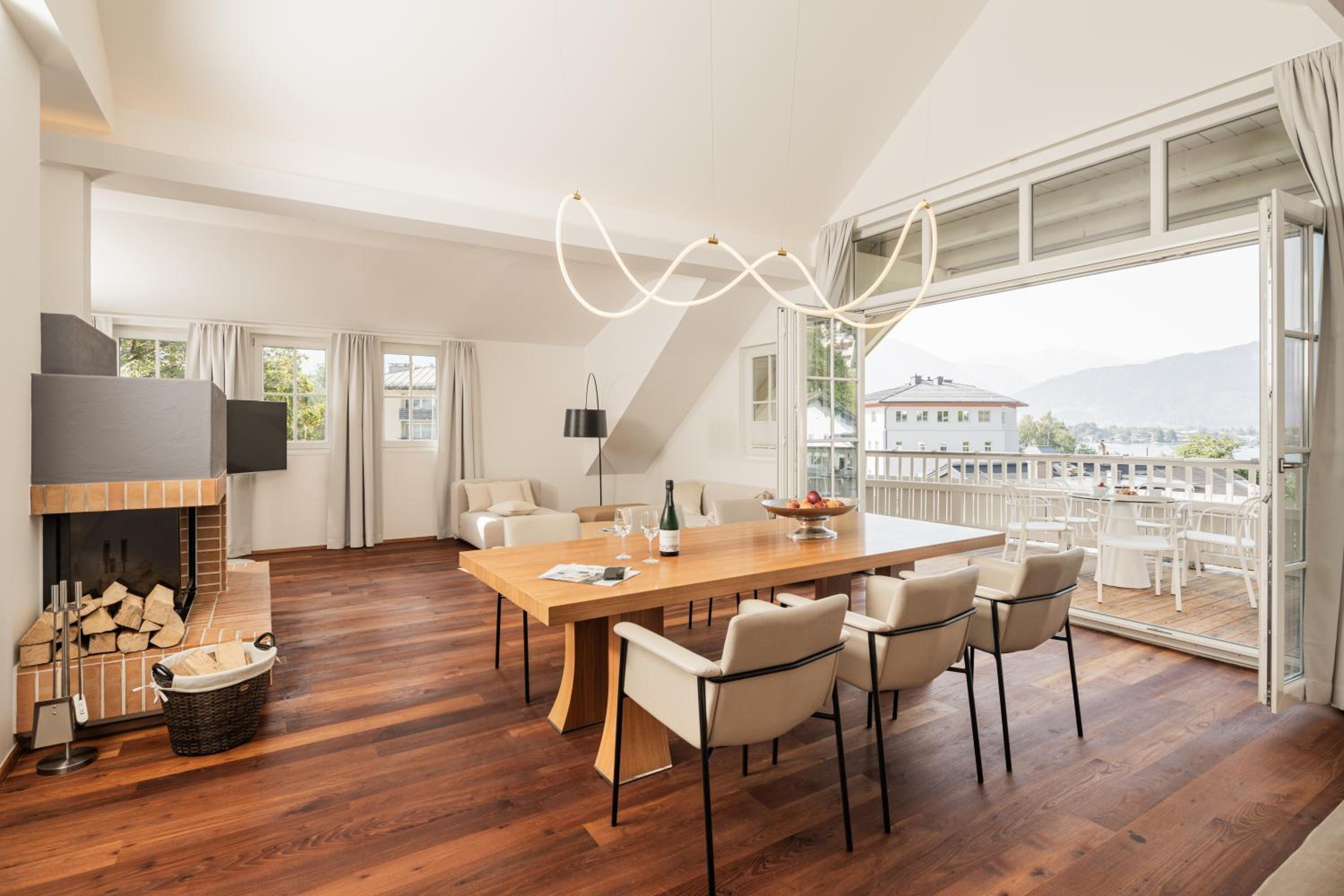 Villa A with lake view and large balcony/open fireplace photo 1
