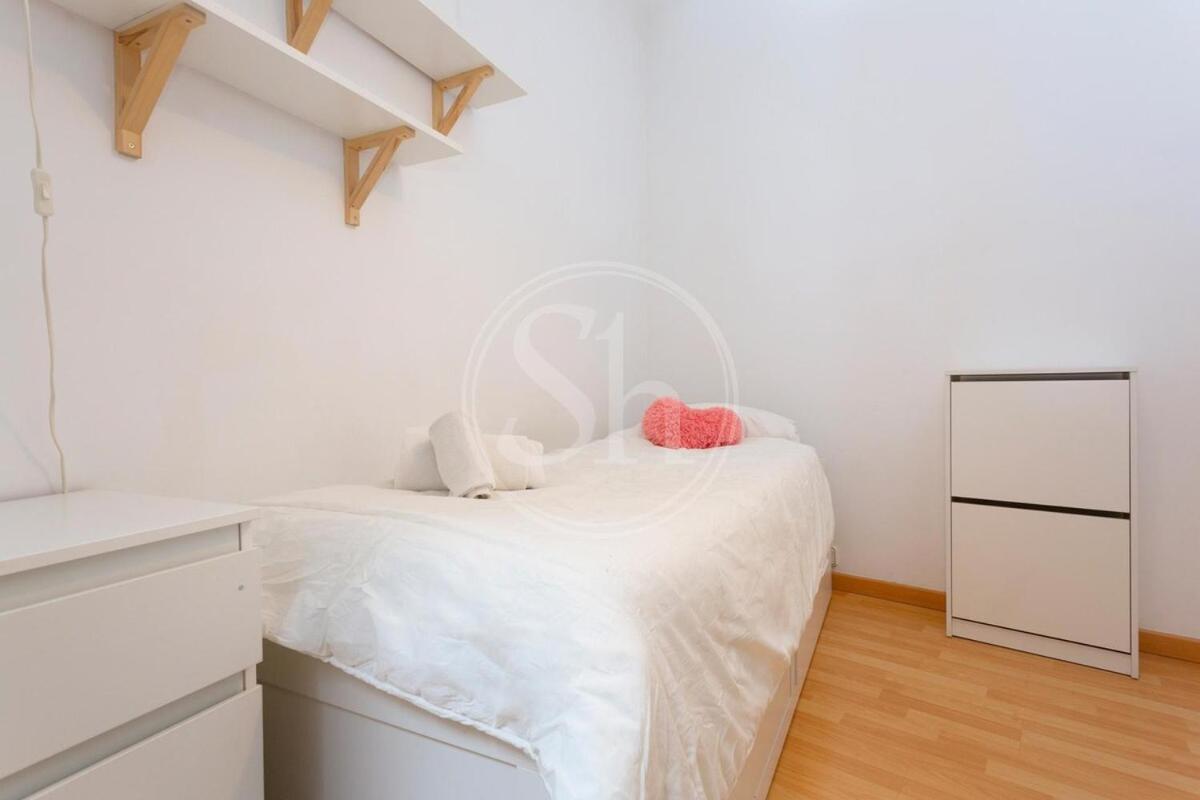 Three-Bedroom Apartment photo 2