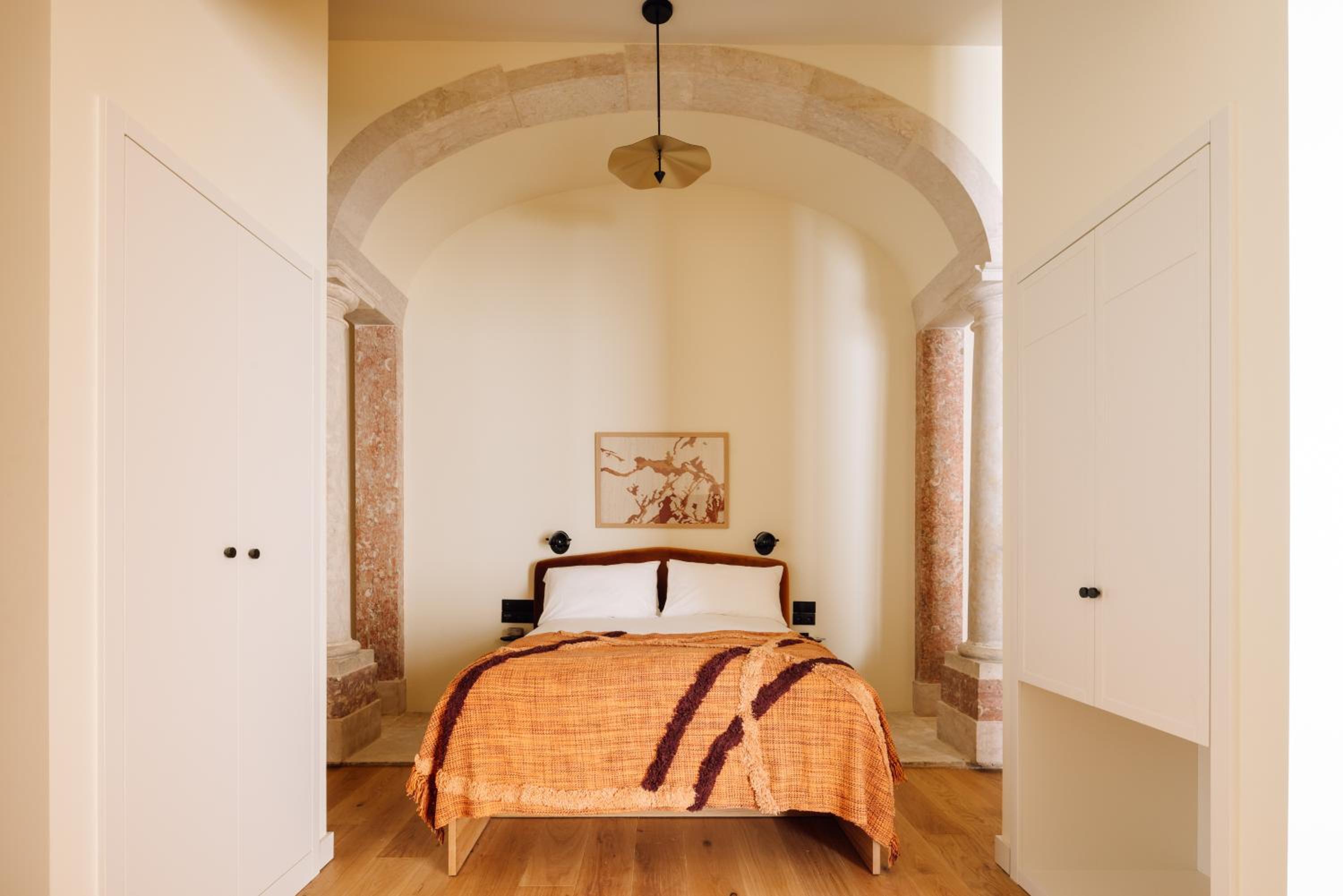 Convent Apartment - Photo 21