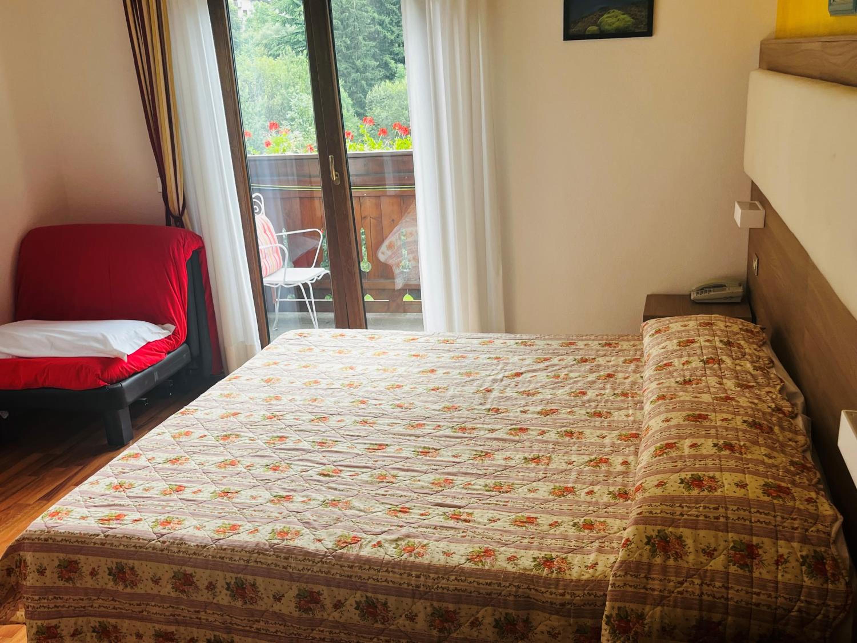 Quadruple Room - Photo 4