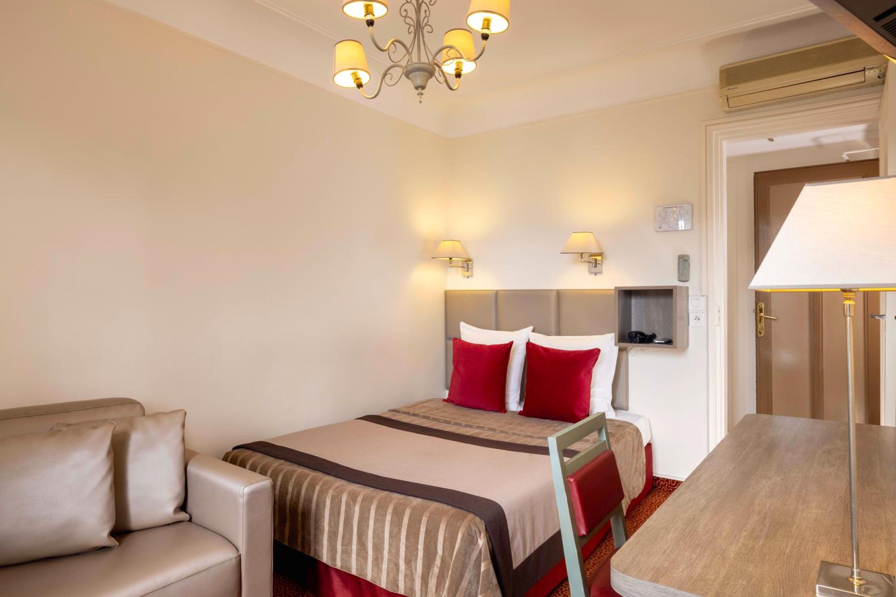 Superior Double Room photo 2