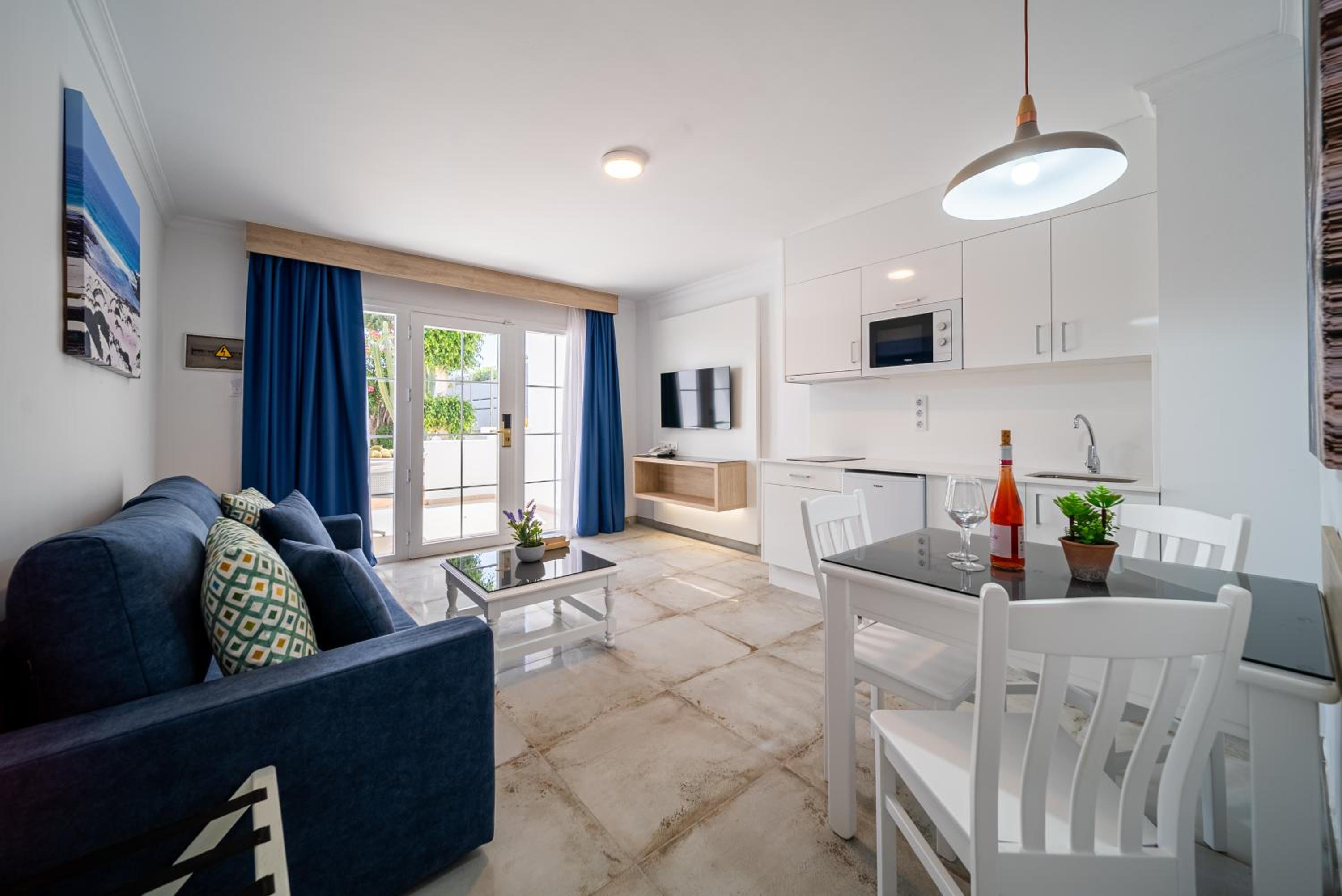 One-Bedroom Suite Premium