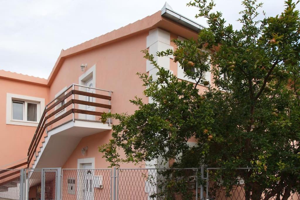 Apartment with Balcony - Photo 9