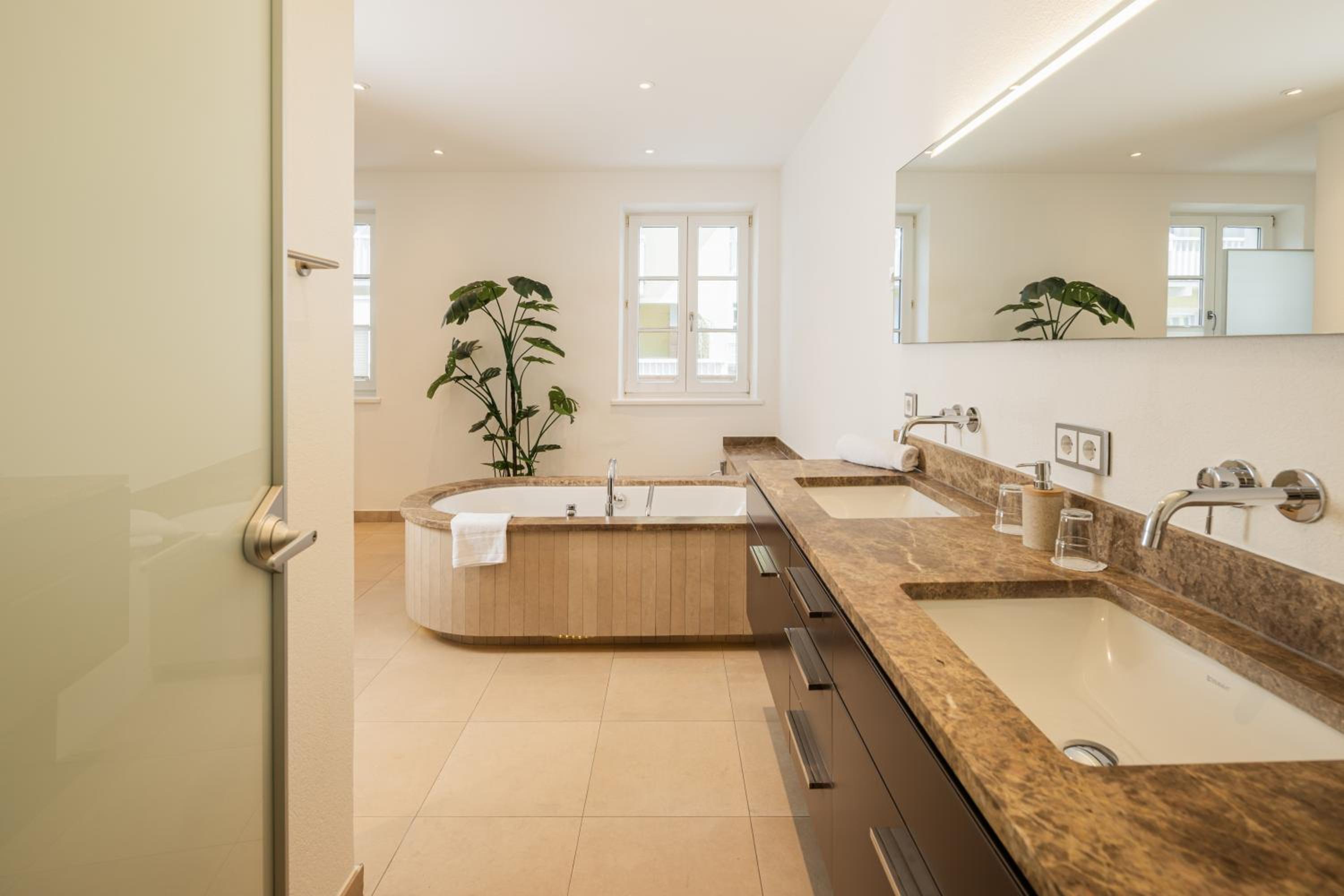 Villa B with lake view and private balcony photo 3