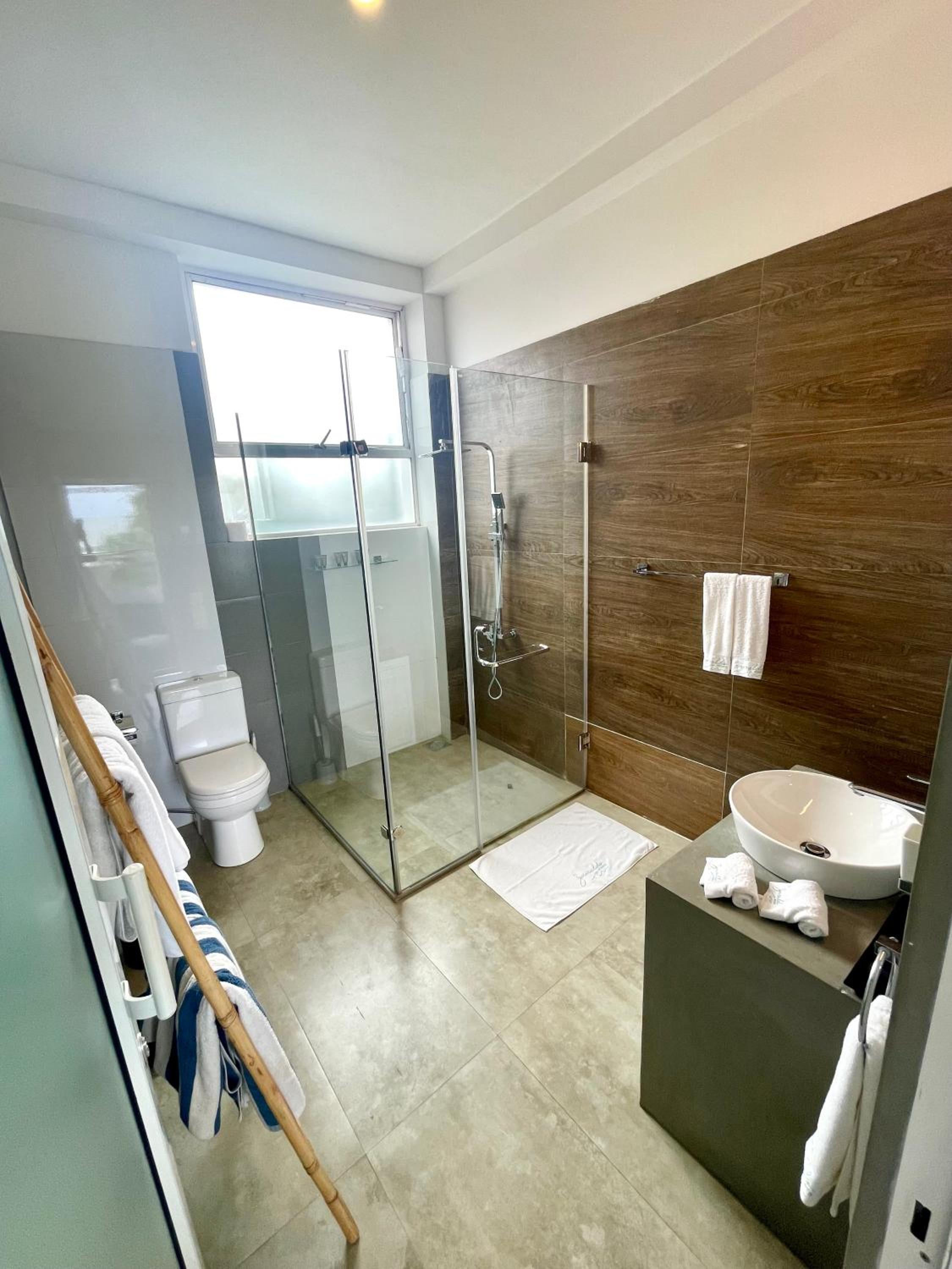 Deluxe Double Room With Balcony And Sea View - Photo 2