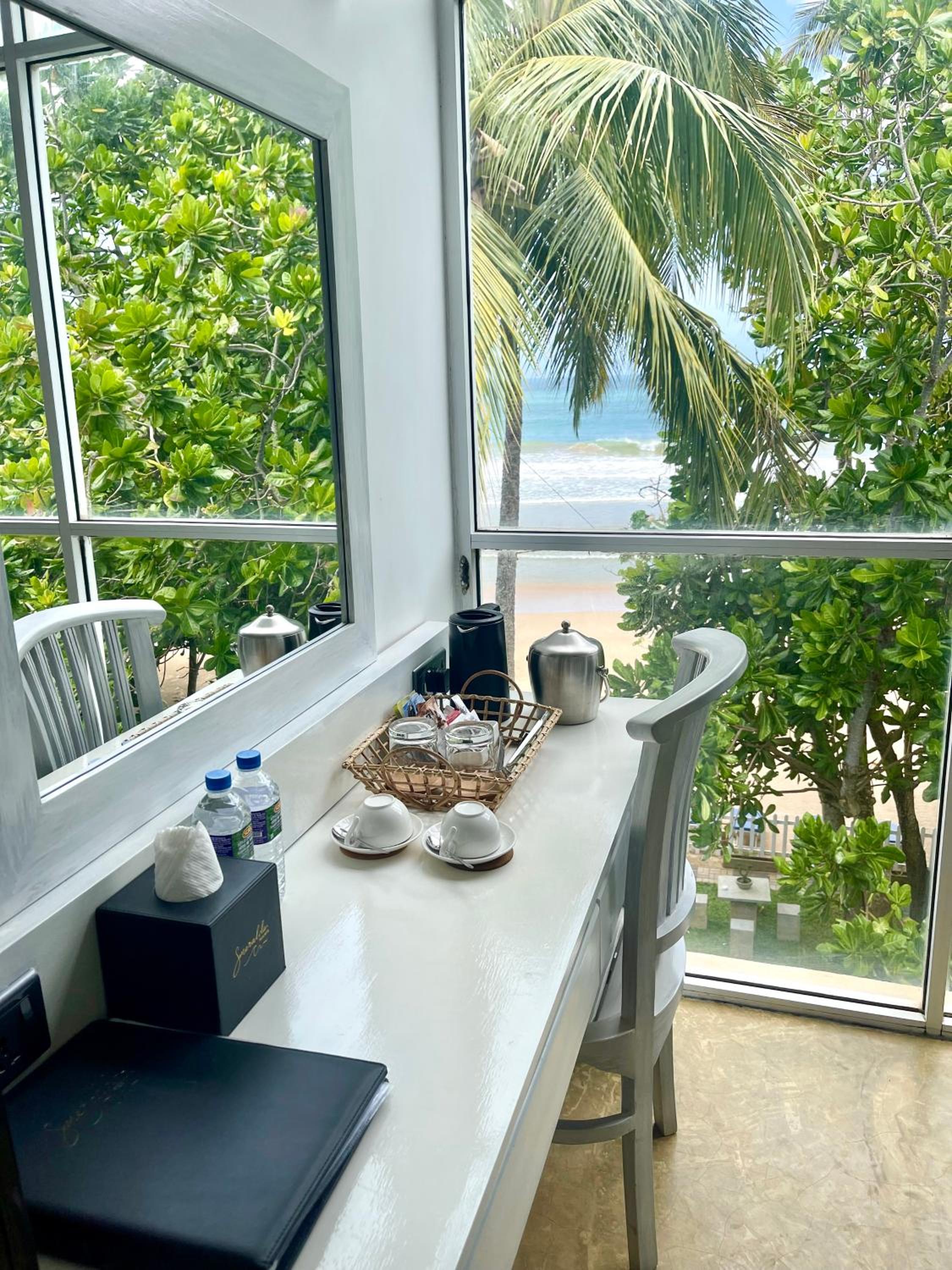 Deluxe Double Room With Balcony And Sea View - Photo 8