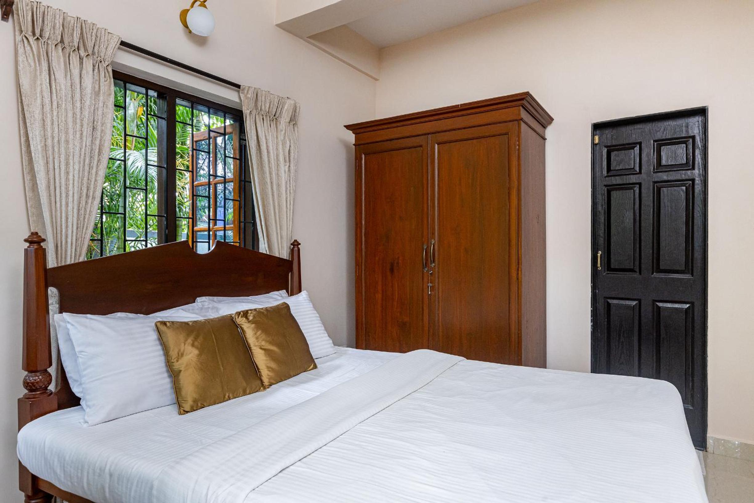 Small Double Room photo 2