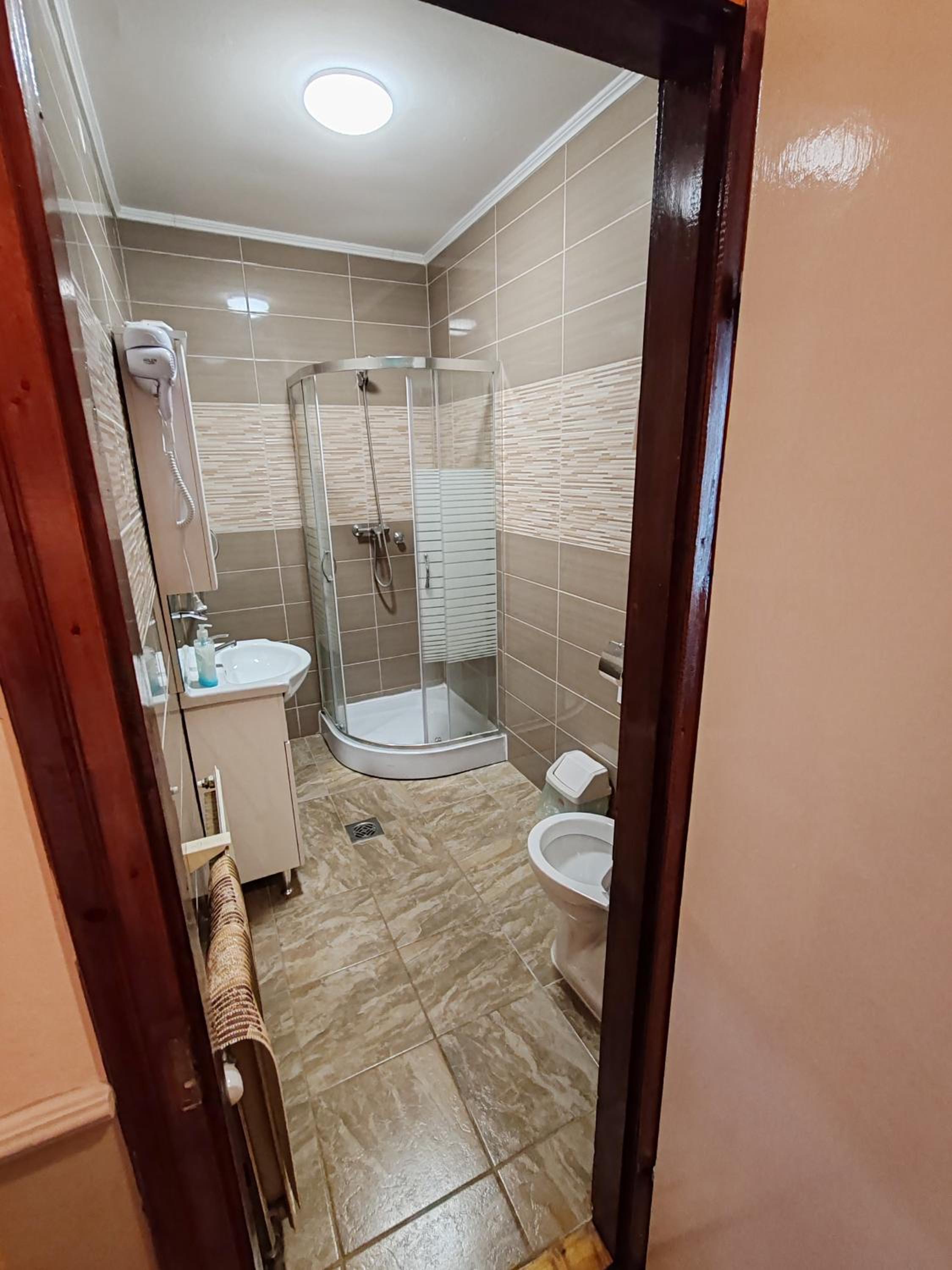 Standard Queen Room photo 2