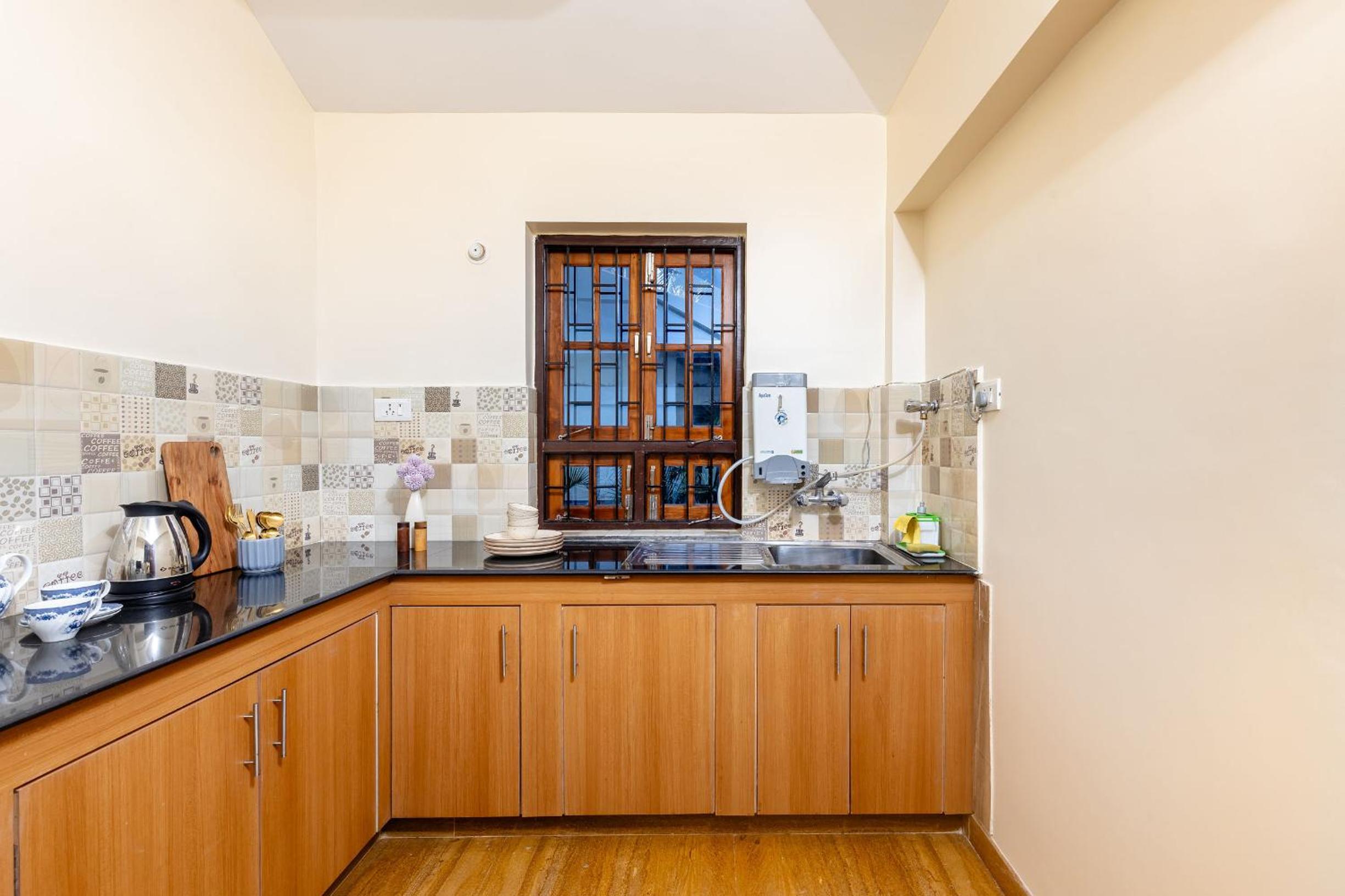 One-Bedroom Apartment with Balcony photo 3