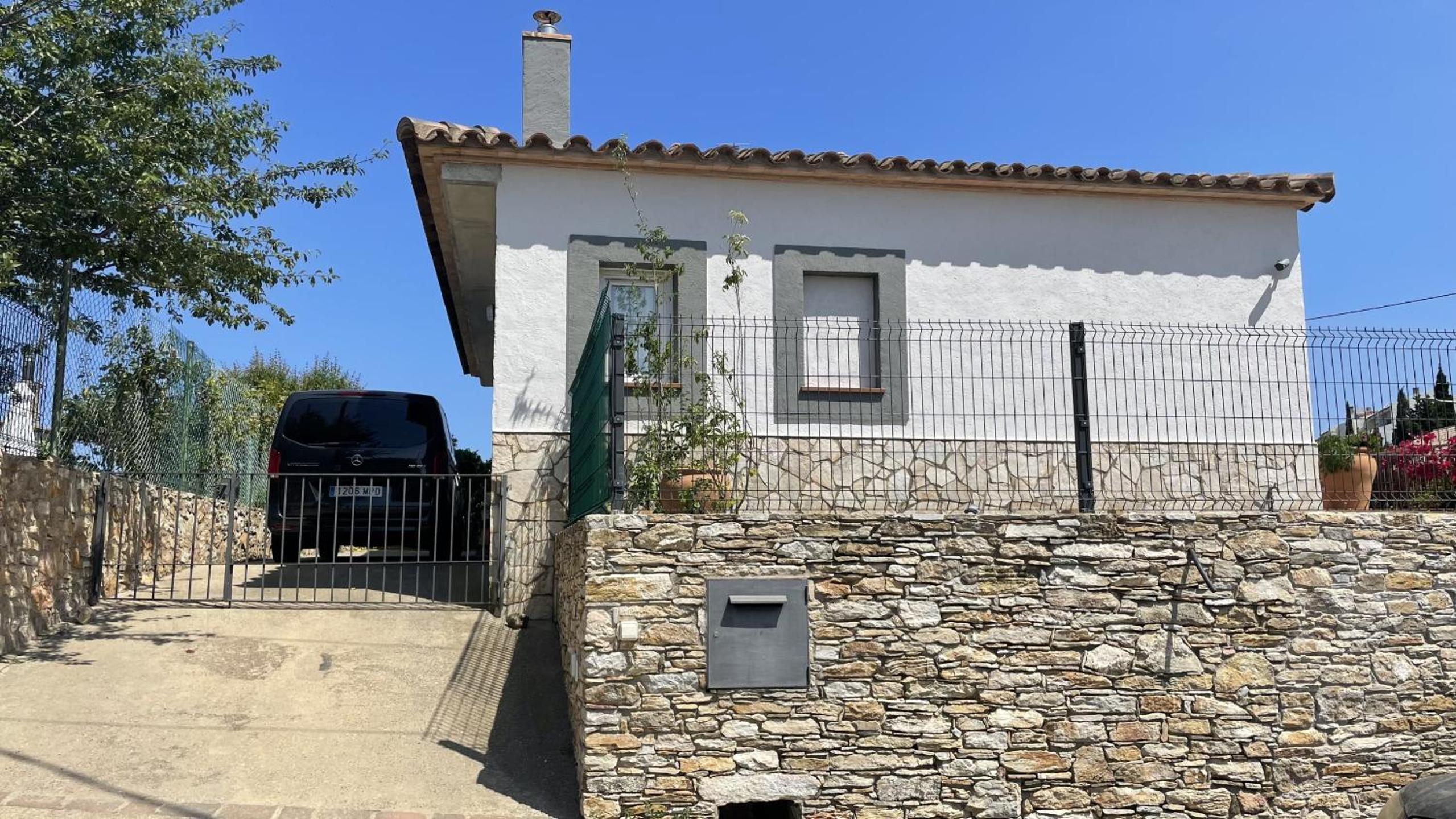 Three-Bedroom Villa photo 2