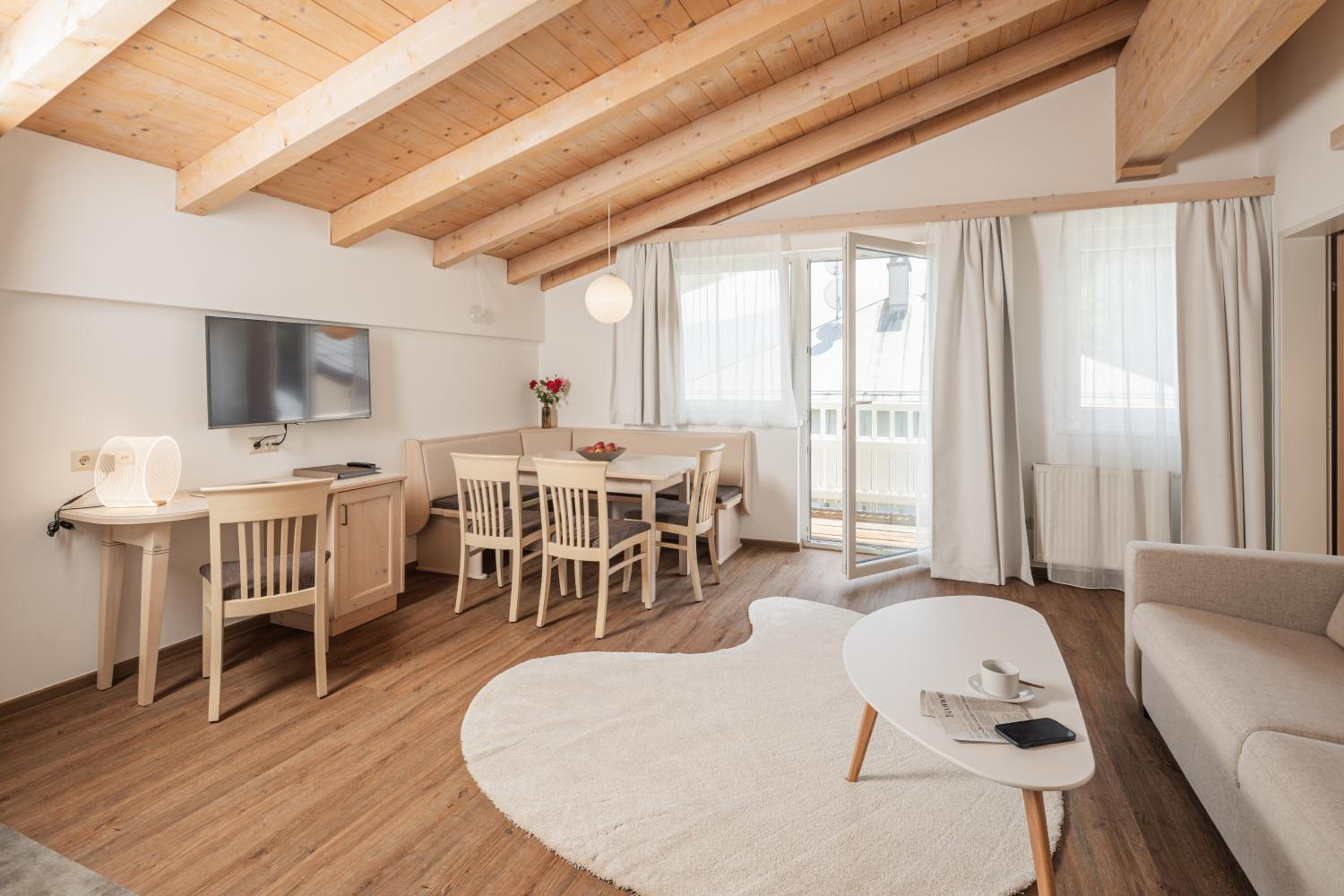  Large Bed-Room Apartment, Balcony and Electric Fireplace photo 1