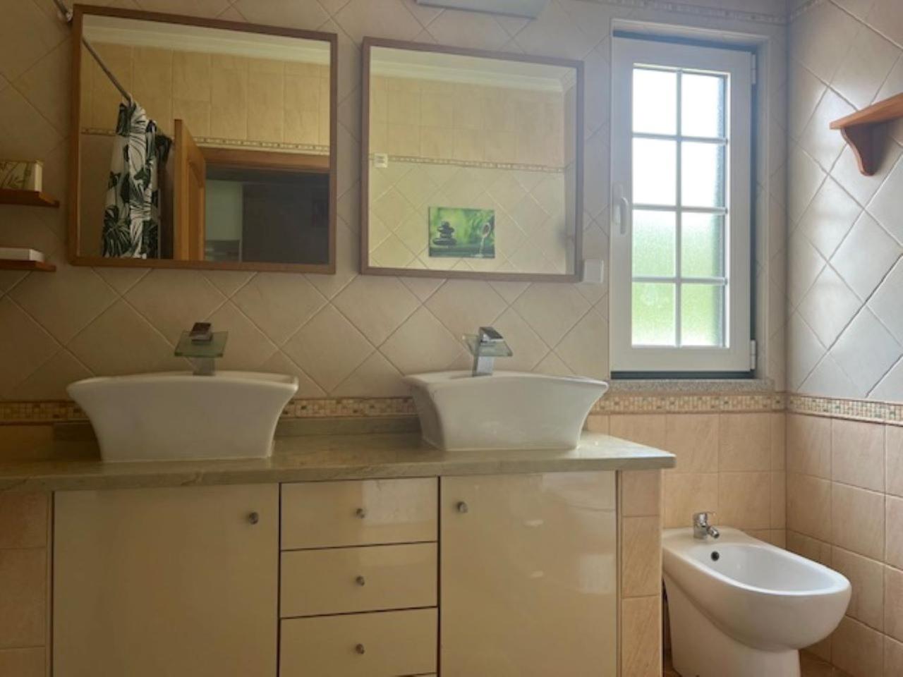 Four-Bedroom House photo 2