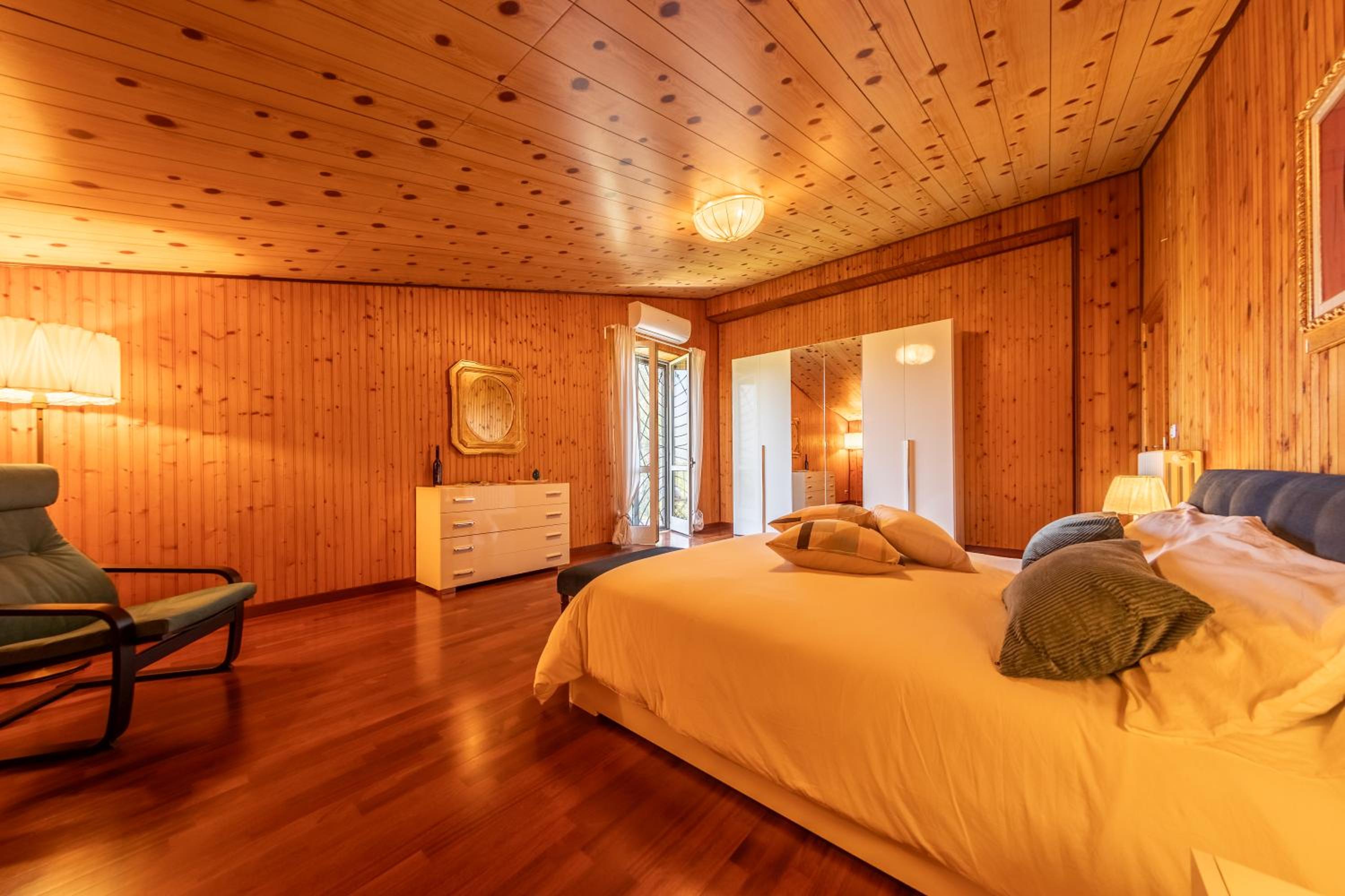 Deluxe Double Room With Balcony photo 2