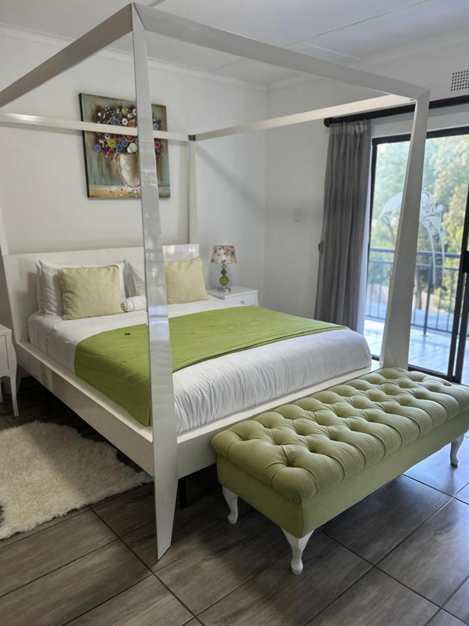 Family Room - Photo 9