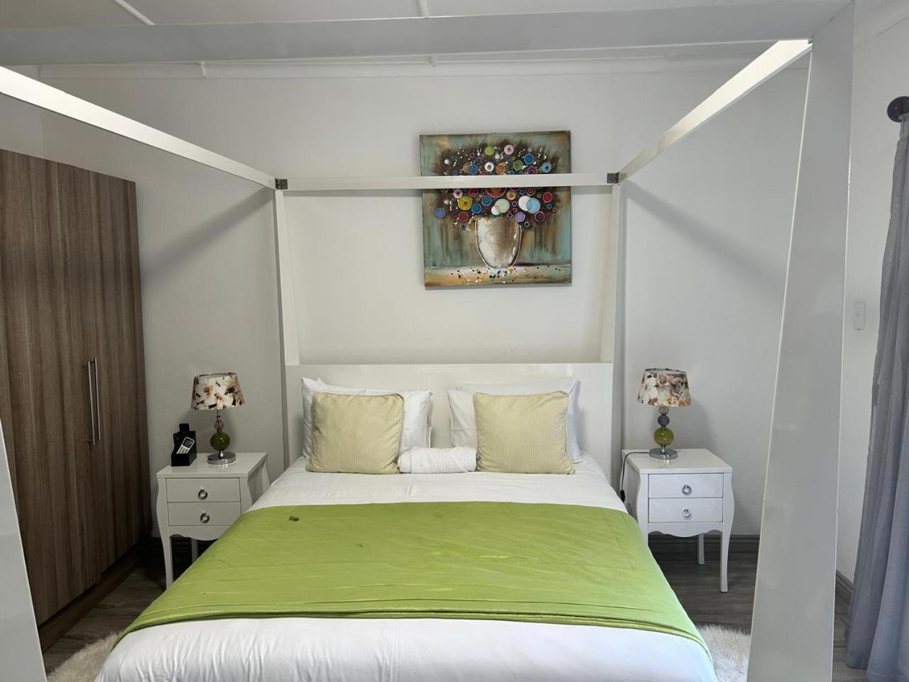Family Room - Photo 19