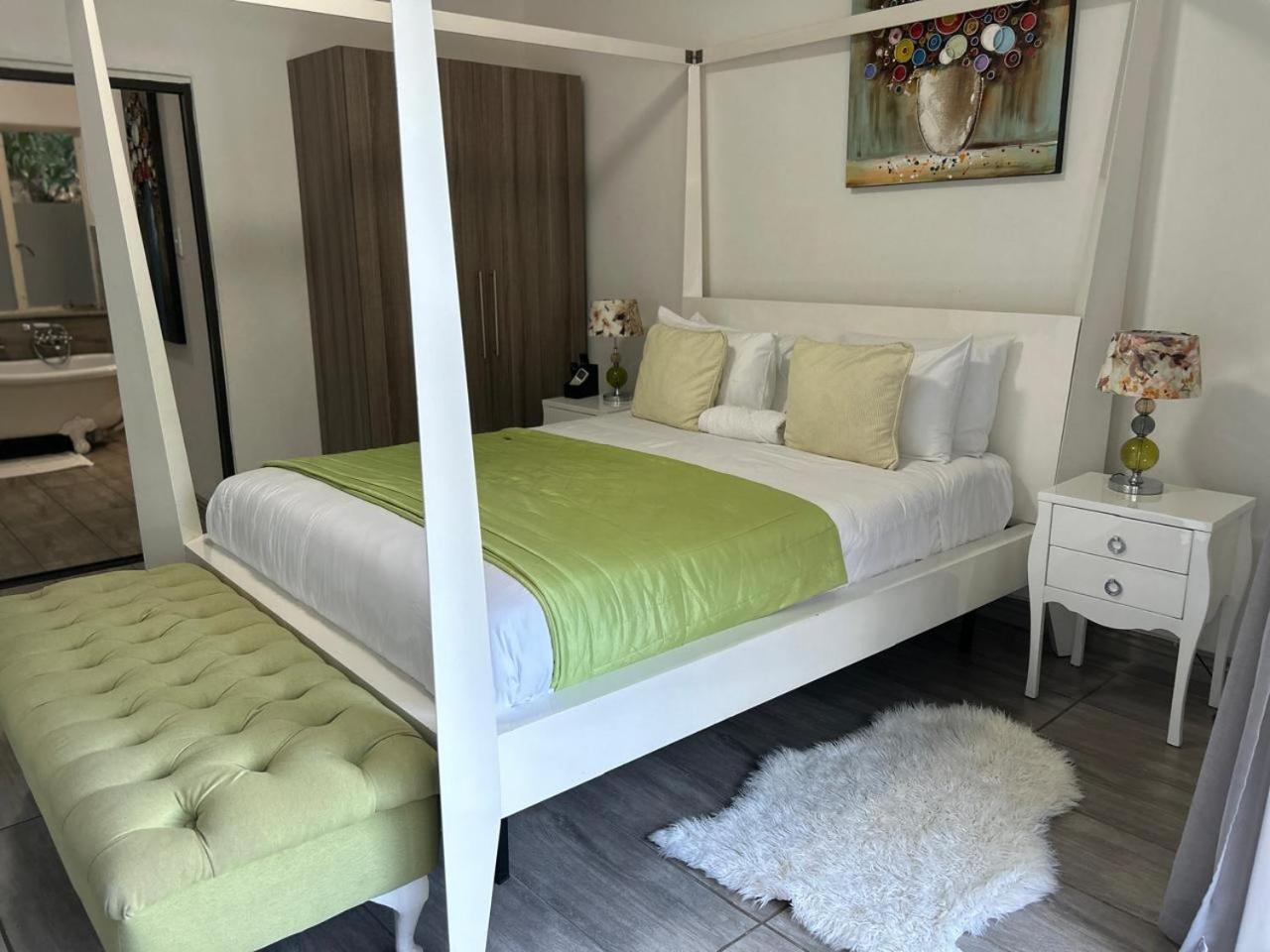 Family Room - Photo 30