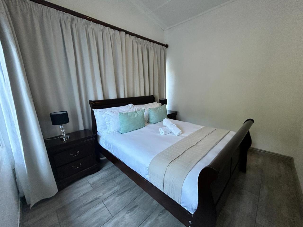 Family Room - Photo 29