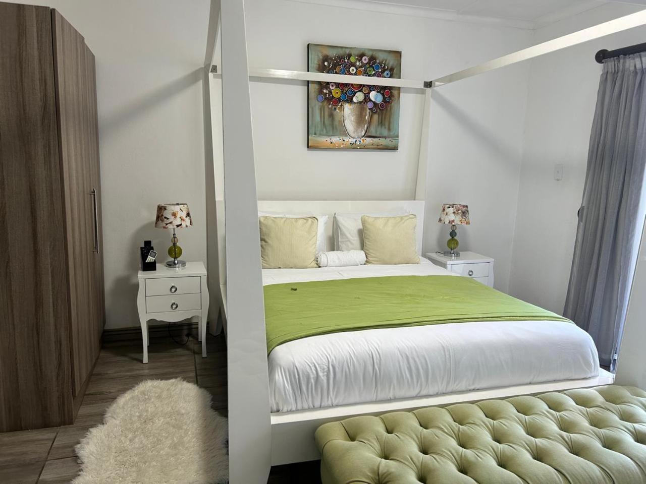 Family Room - Photo 26